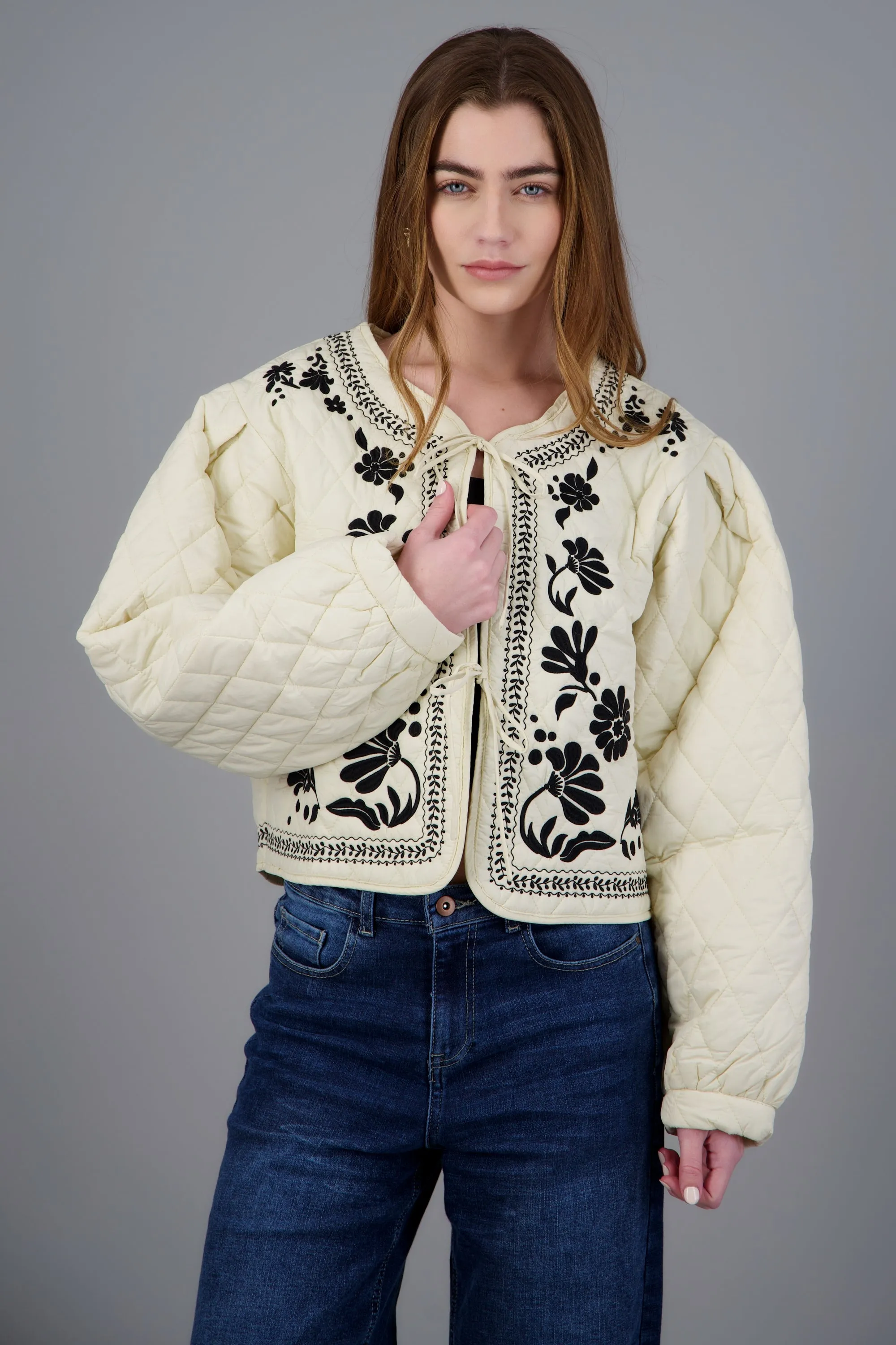 Chamarra capitonada detalles paisley sold by Shasa product image thumbnail 3