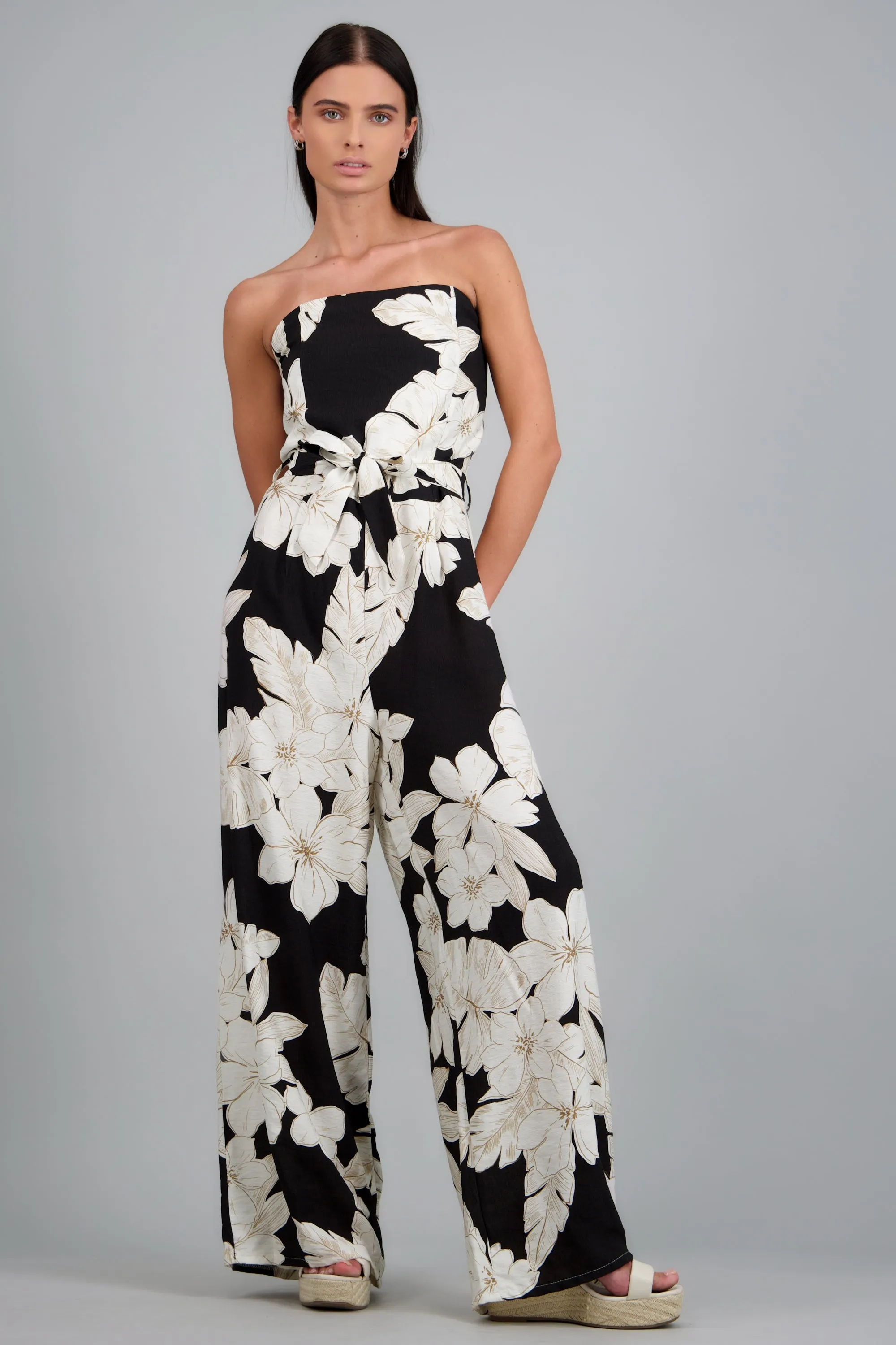 Jumpsuit de tirantes estampado sold by Shasa