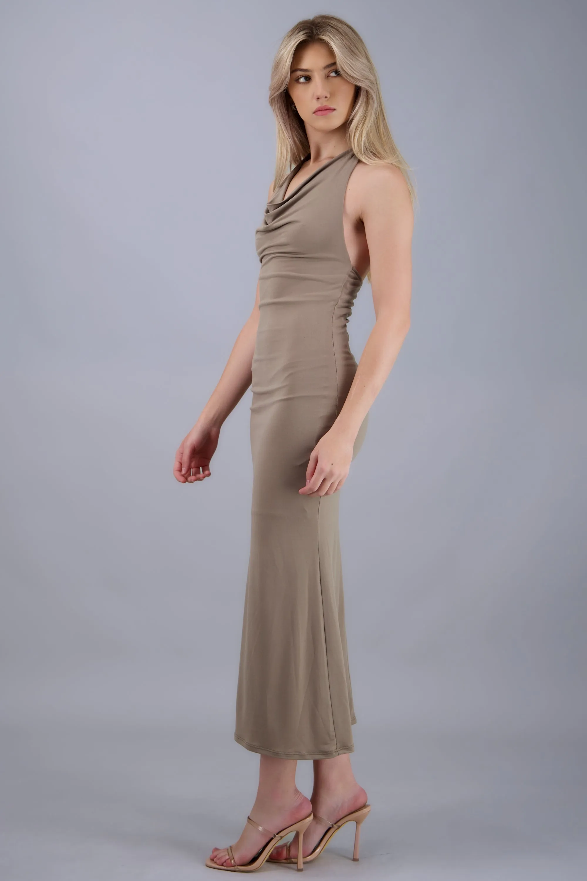 Vestido maxi halter escote columpio sold by Shasa product image thumbnail 2