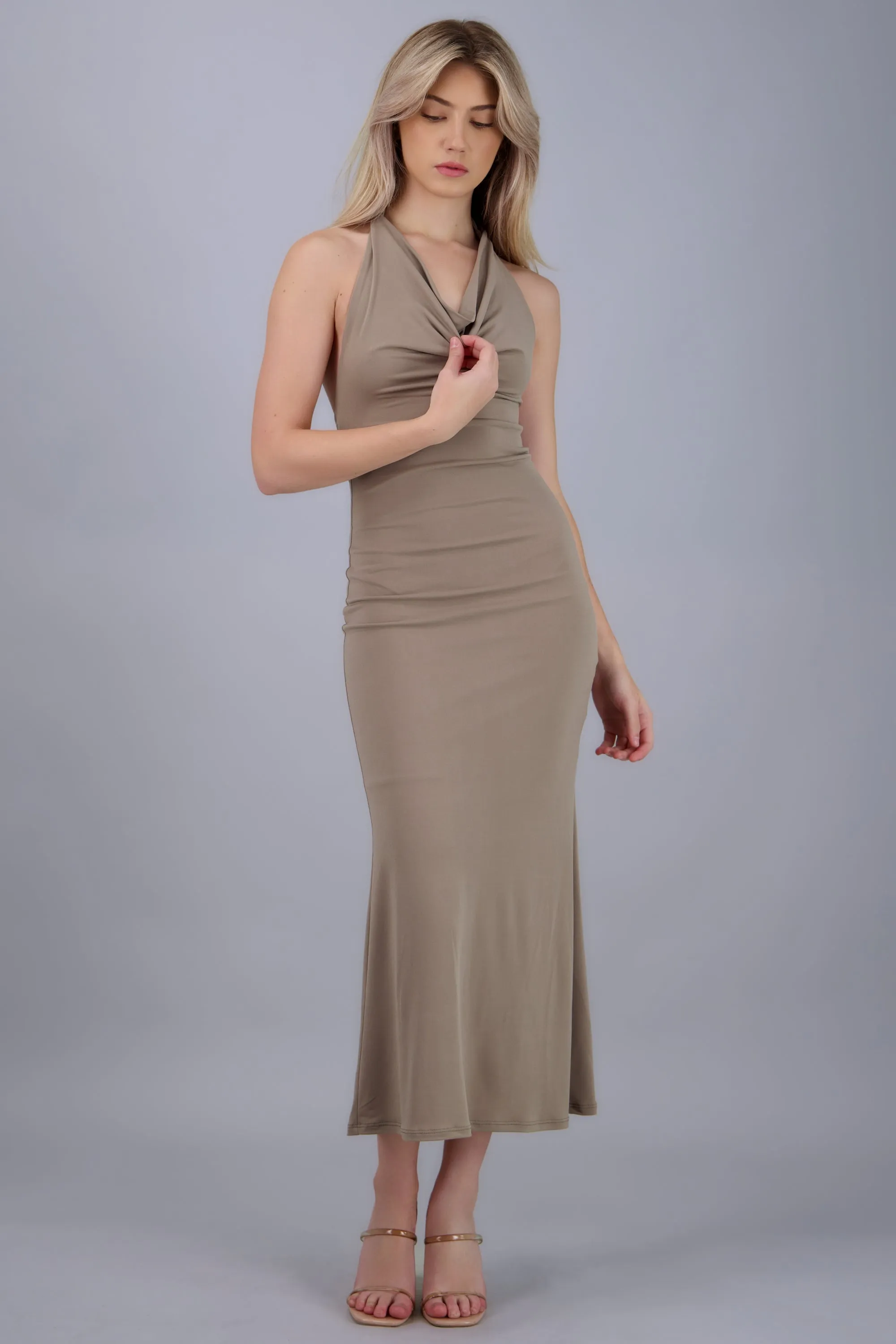 Vestido maxi halter escote columpio sold by Shasa product image thumbnail 3