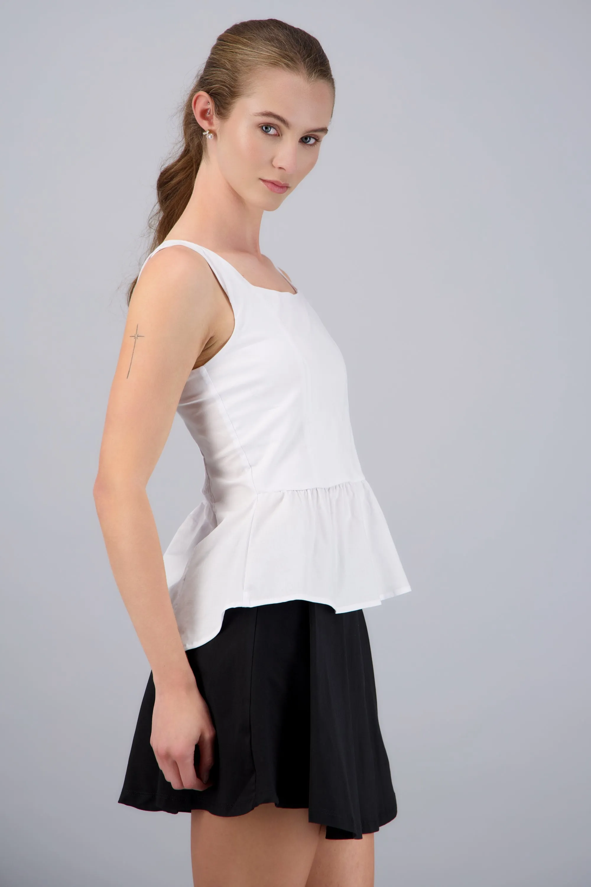 Blusa tirantes detalle peplum sold by Shasa product image thumbnail 2