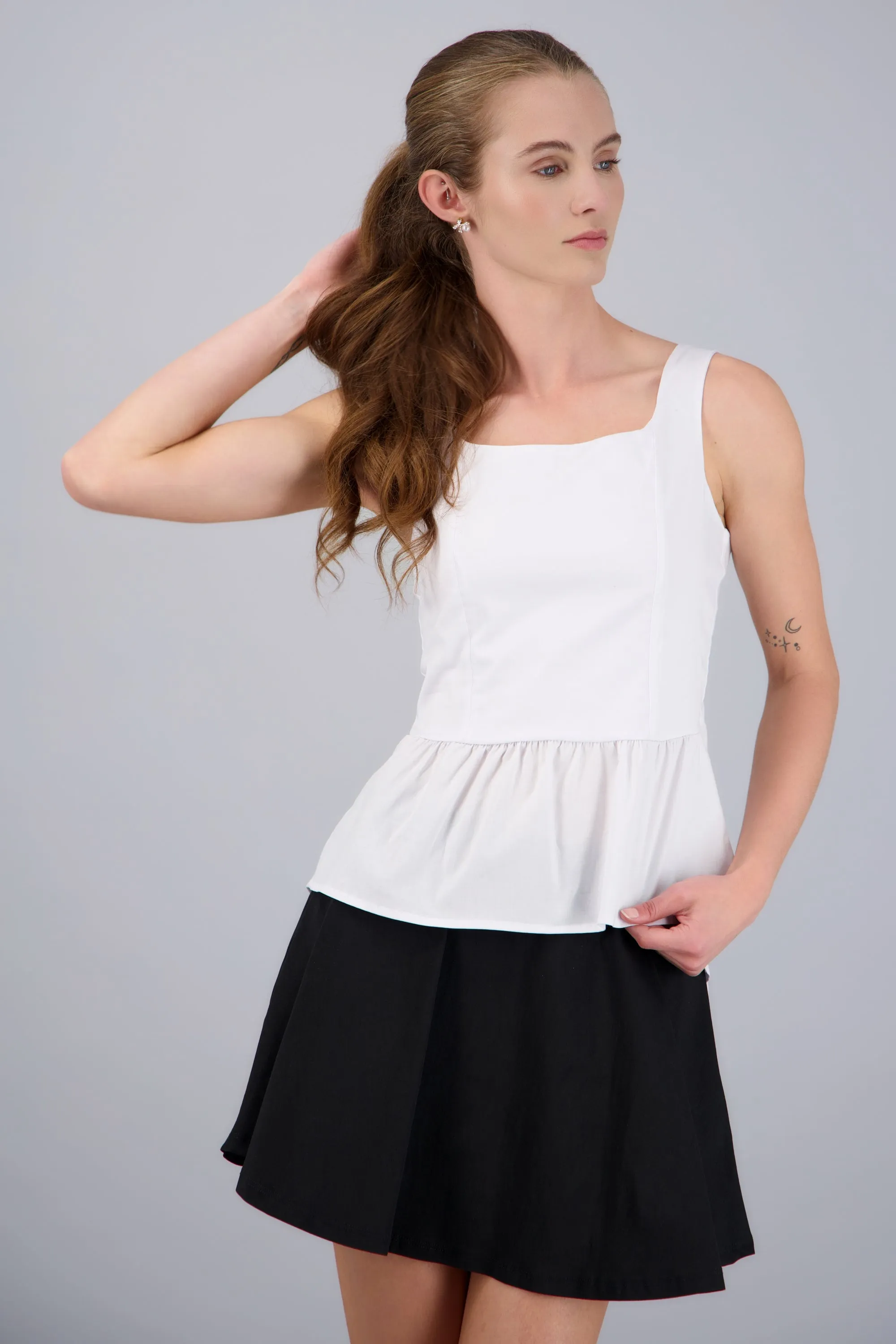 Blusa tirantes detalle peplum sold by Shasa