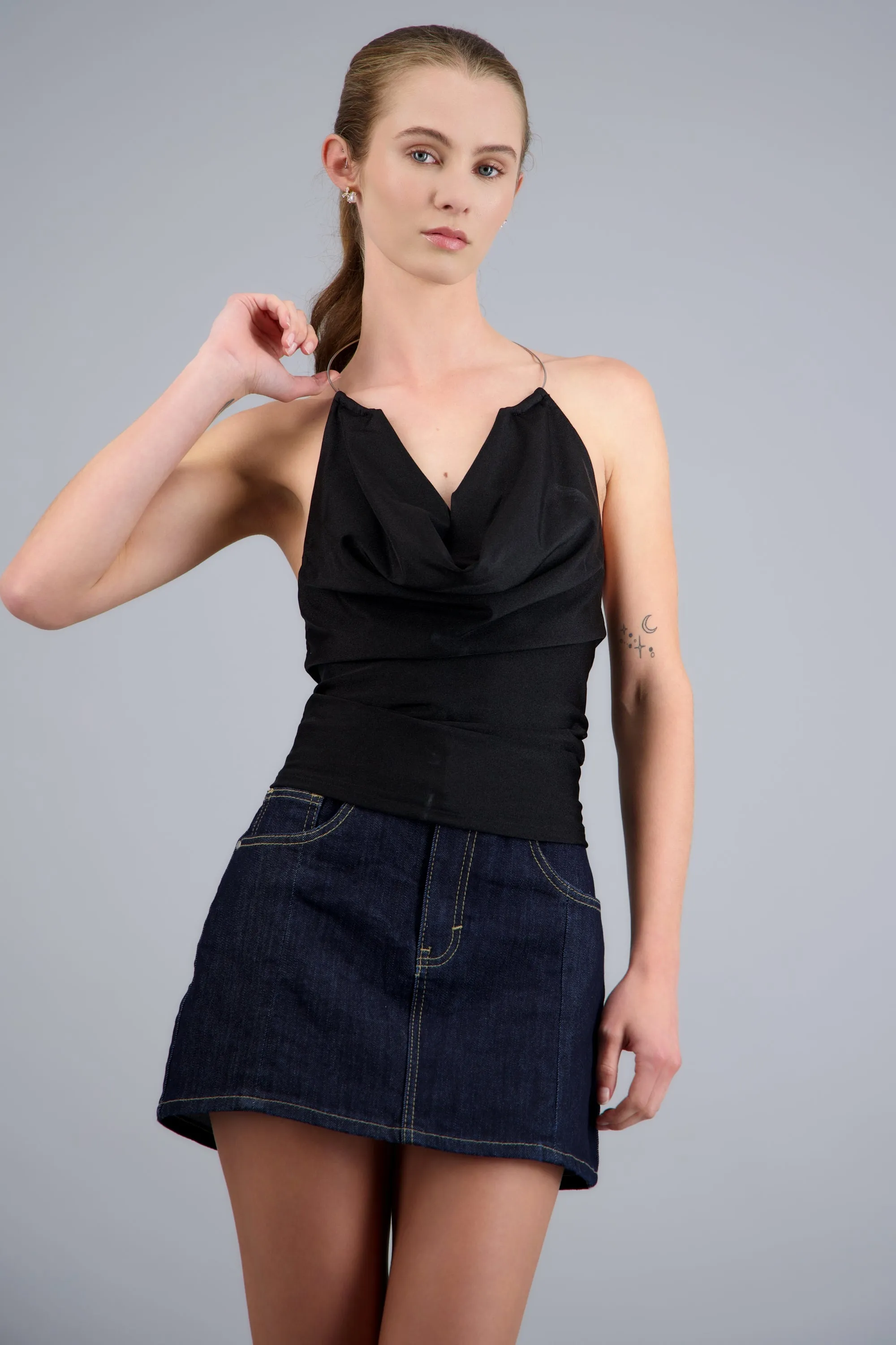 Top halter choker cuello cascada sold by Shasa product image thumbnail 2