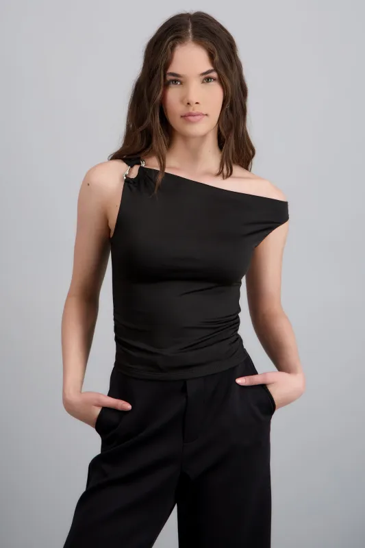 Top detalle hombro herraje sold by Shasa