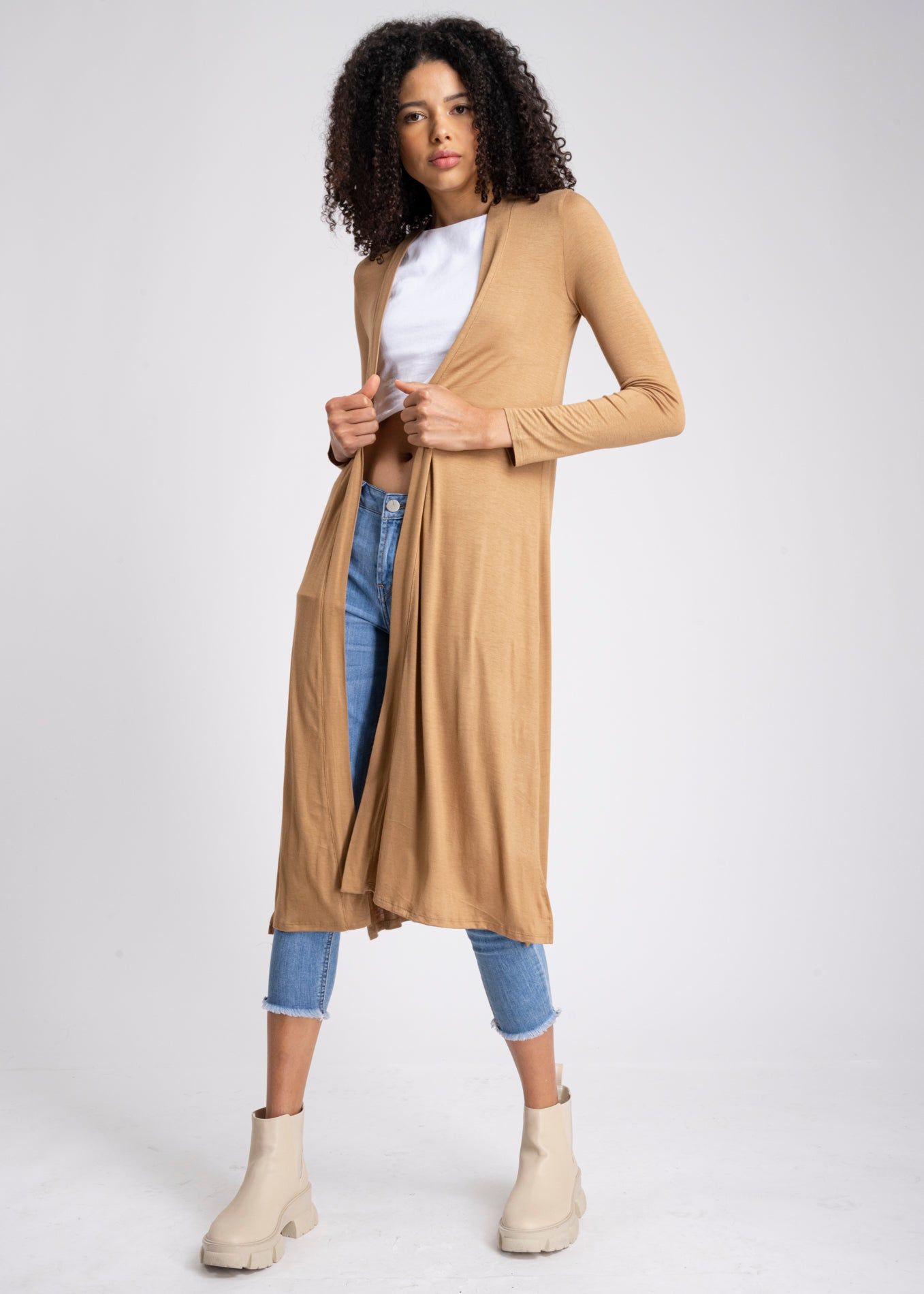 Cárdigan largo aberturas laterales sold by Shasa