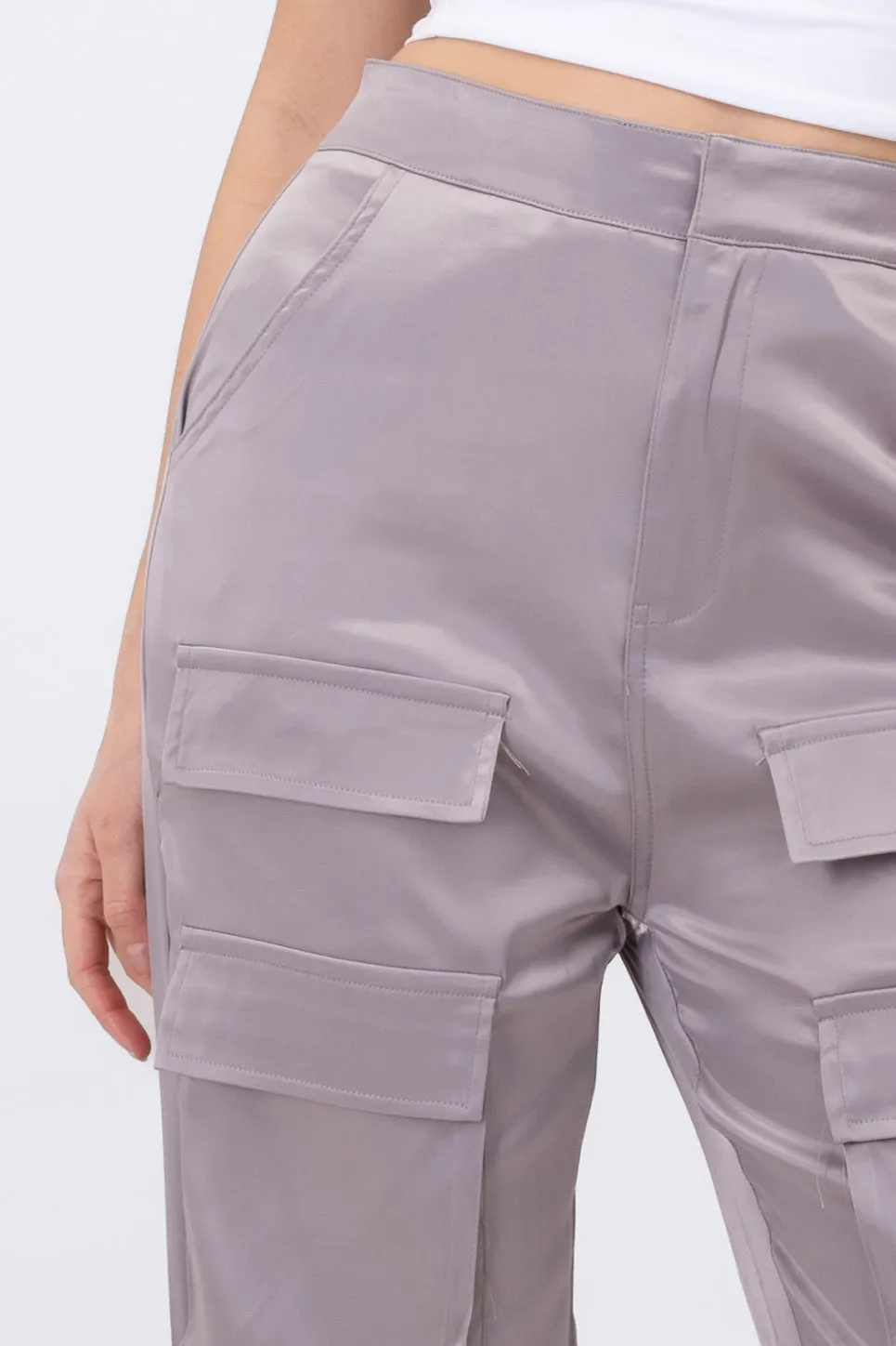 Pantalón recto cargo satinado sold by Shasa product image thumbnail 5