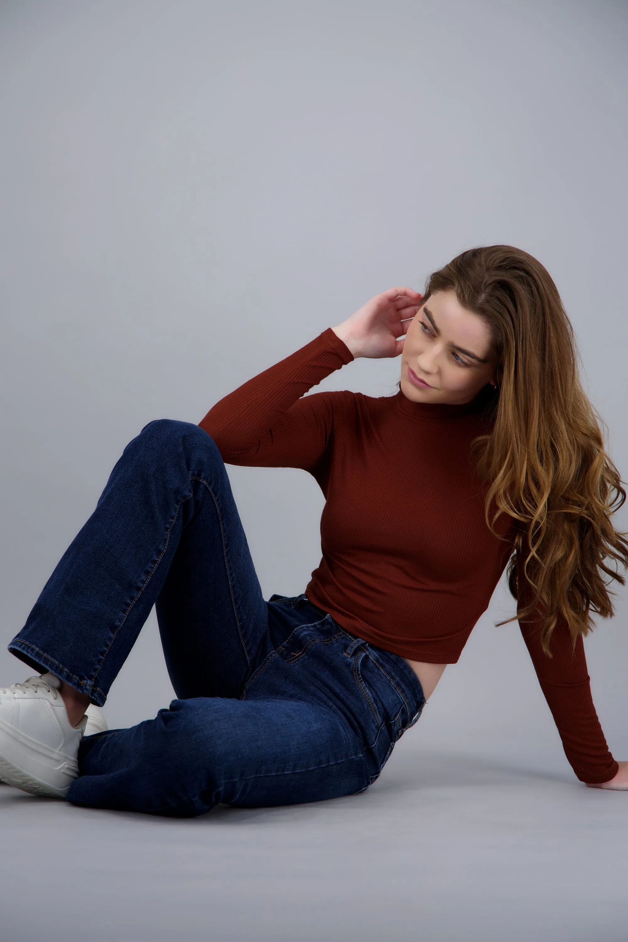 Top crop manga larga cuello alto sold by Shasa product image thumbnail 3