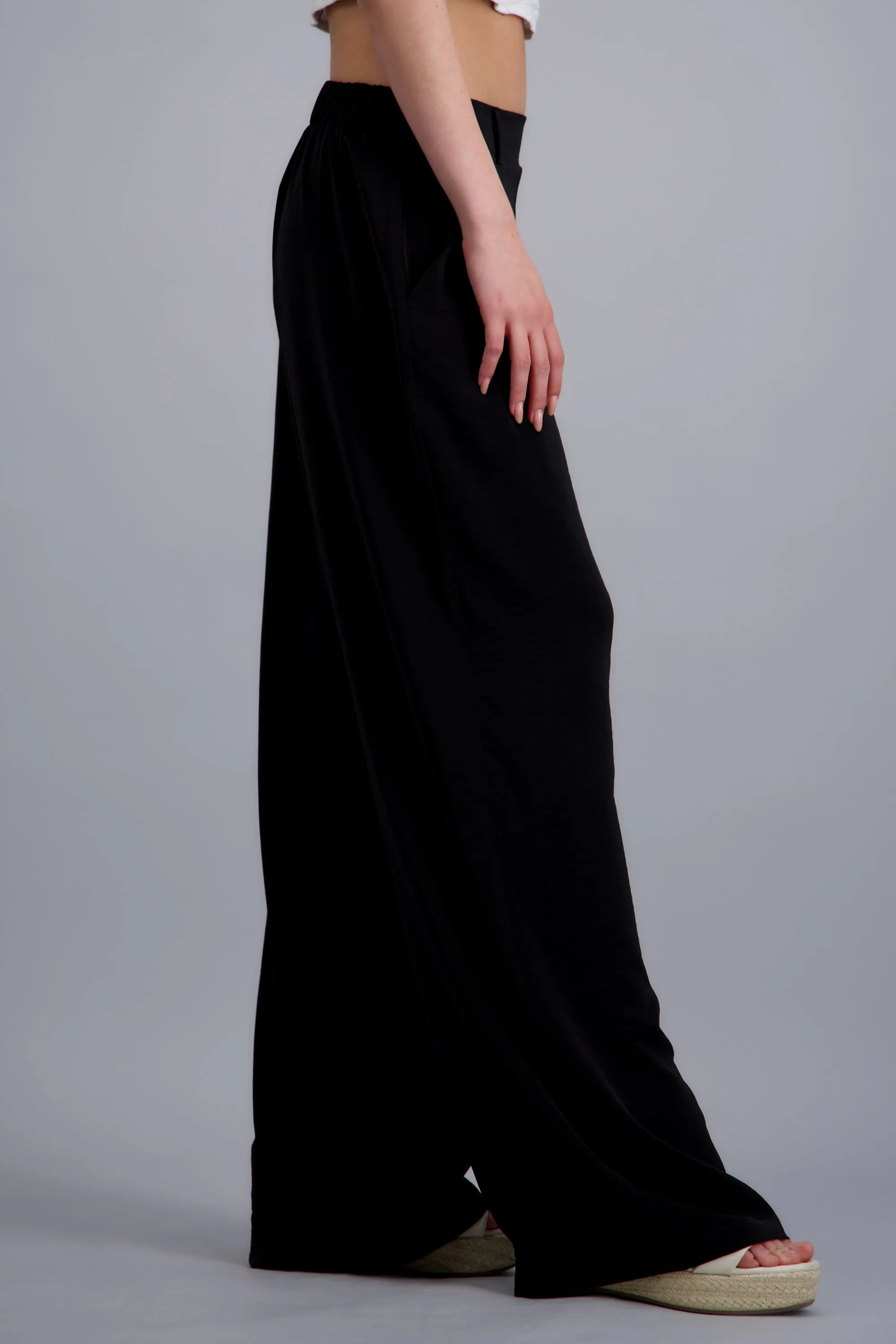 Pantalon con pinzas amplio sold by Shasa product image thumbnail 3