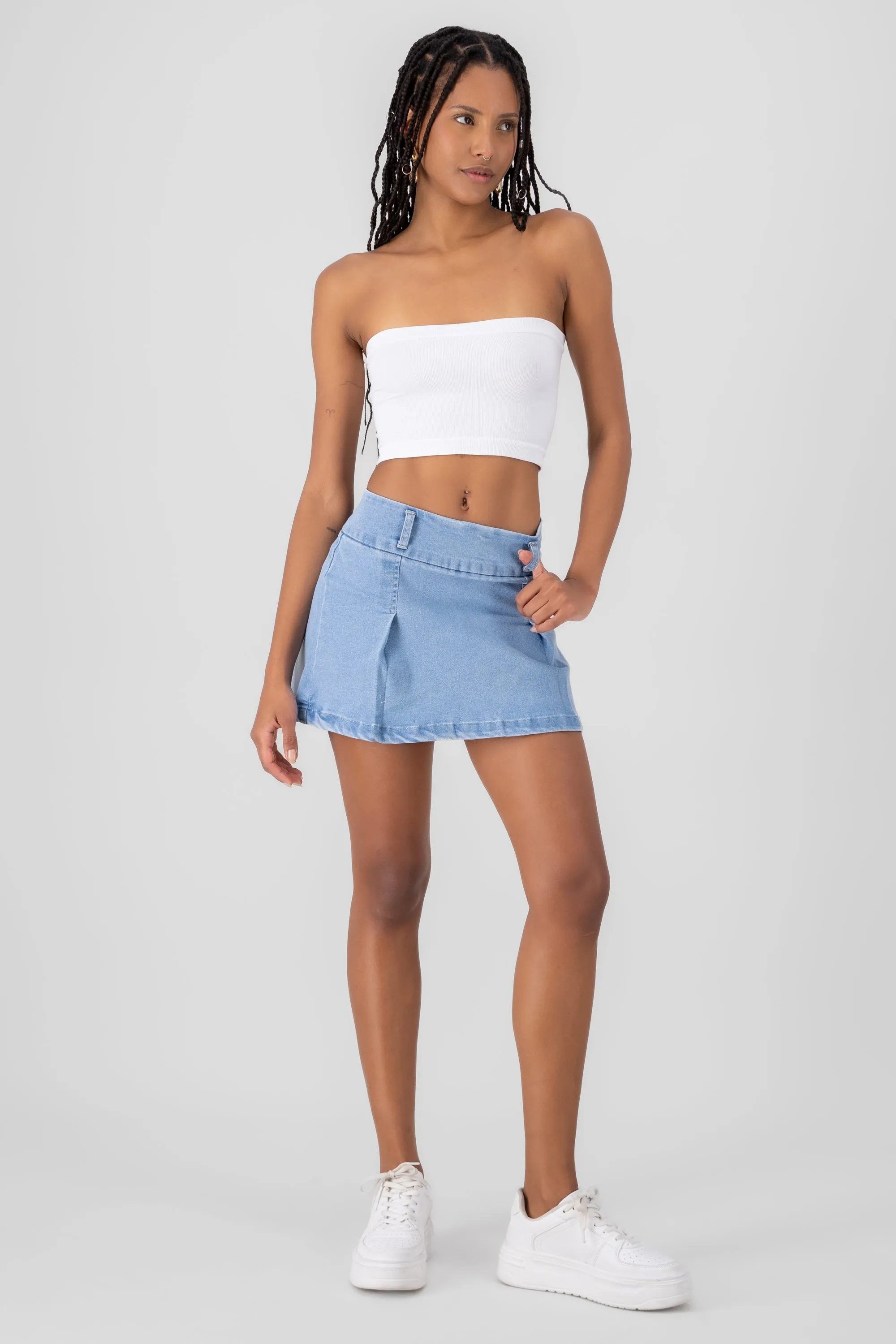 Falda tableada pretina sold by Shasa