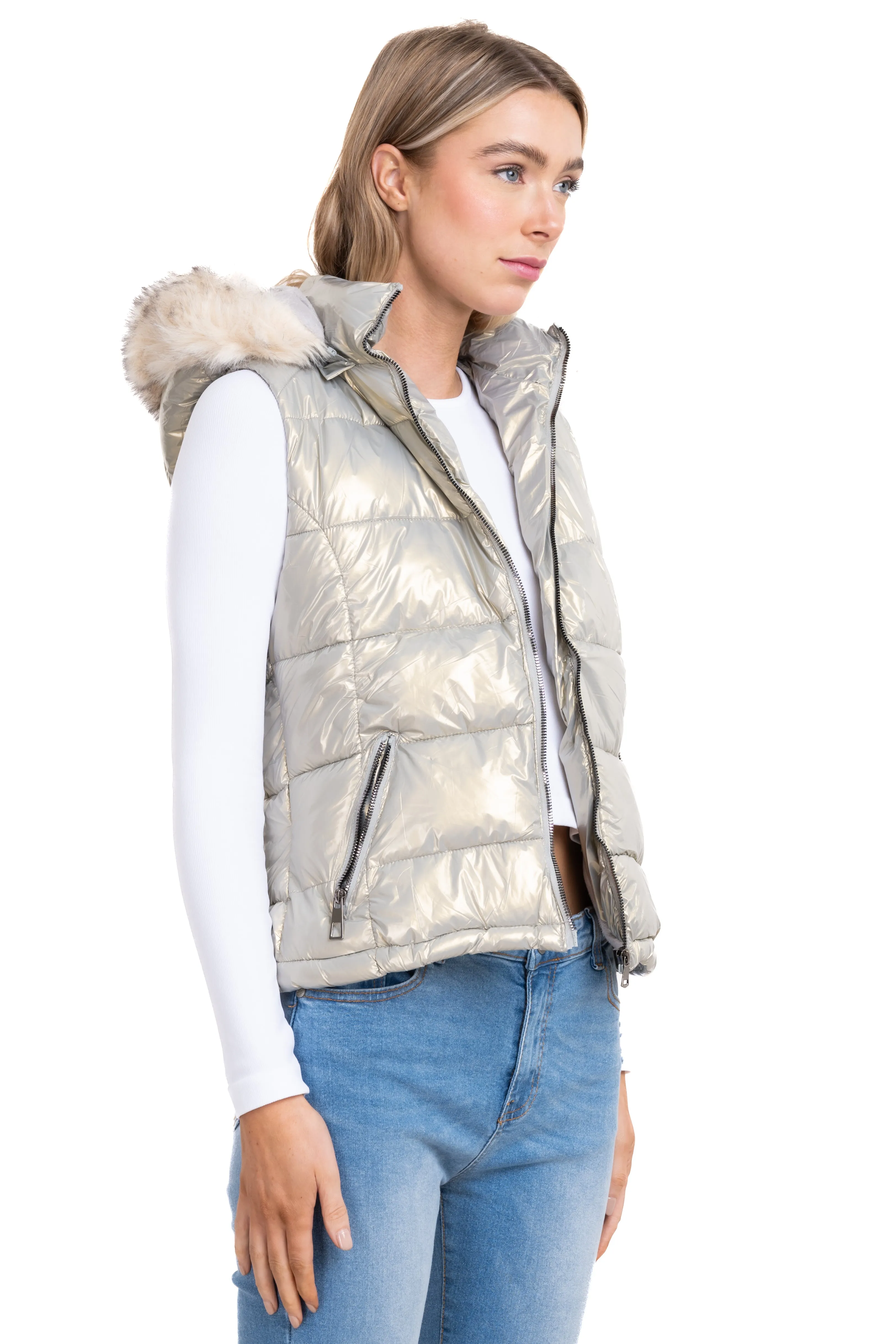 Chaleco metálico gorro peluche sold by Shasa product image thumbnail 3