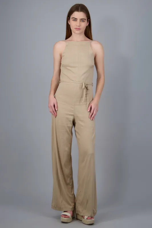 Jumpsuit liso escote recto sold by Shasa