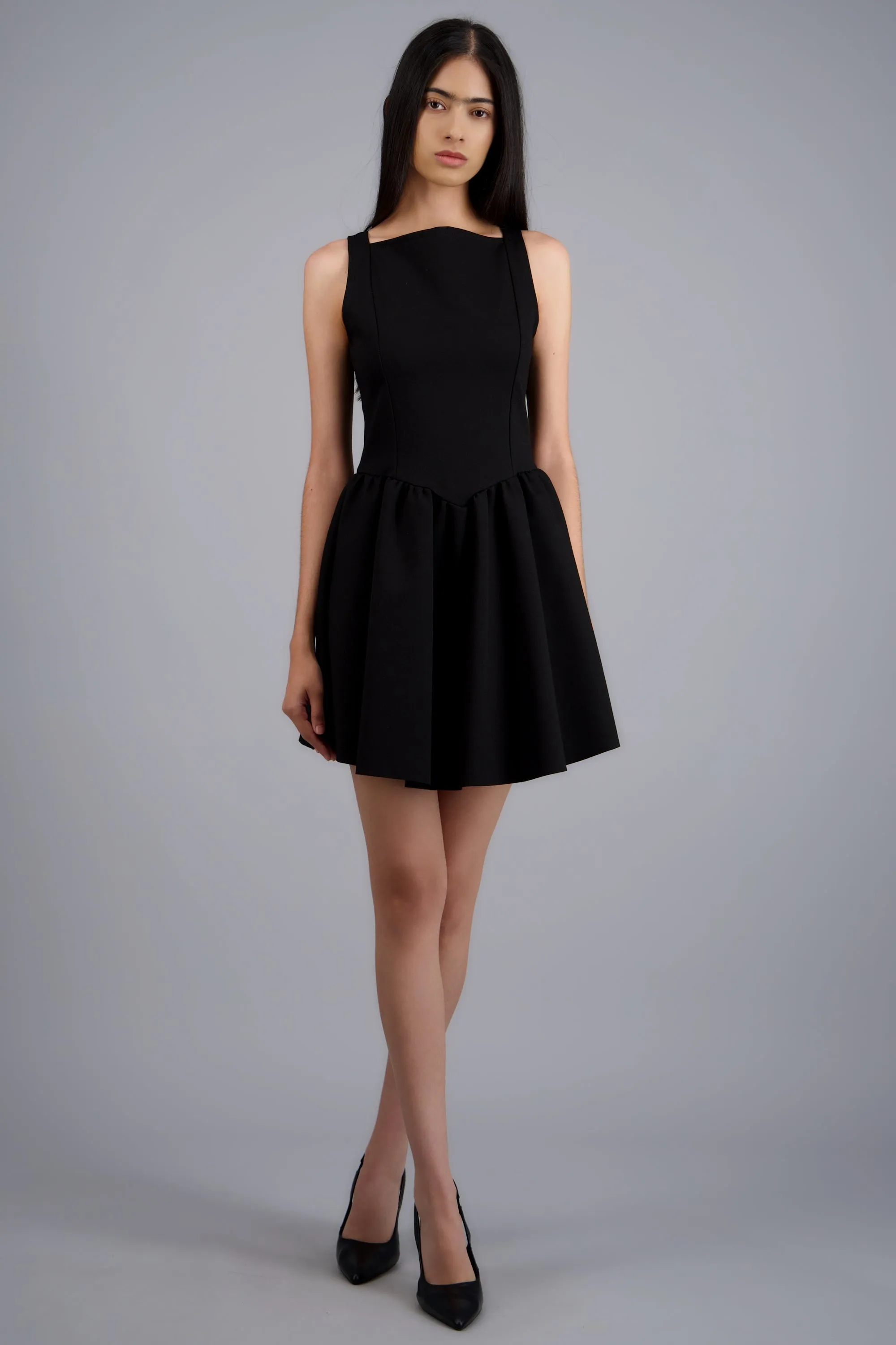 Vestido mini cortes detalle peplum sold by Shasa