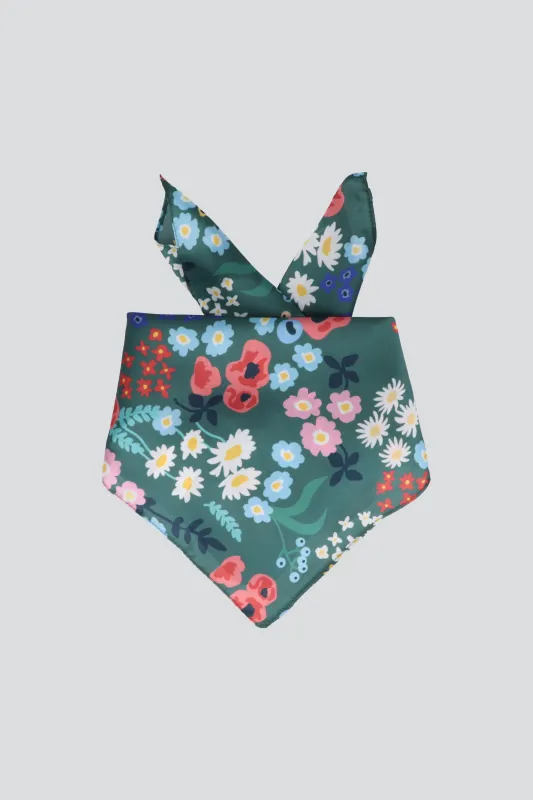 Pañuelo print flores primavera sold by Shasa