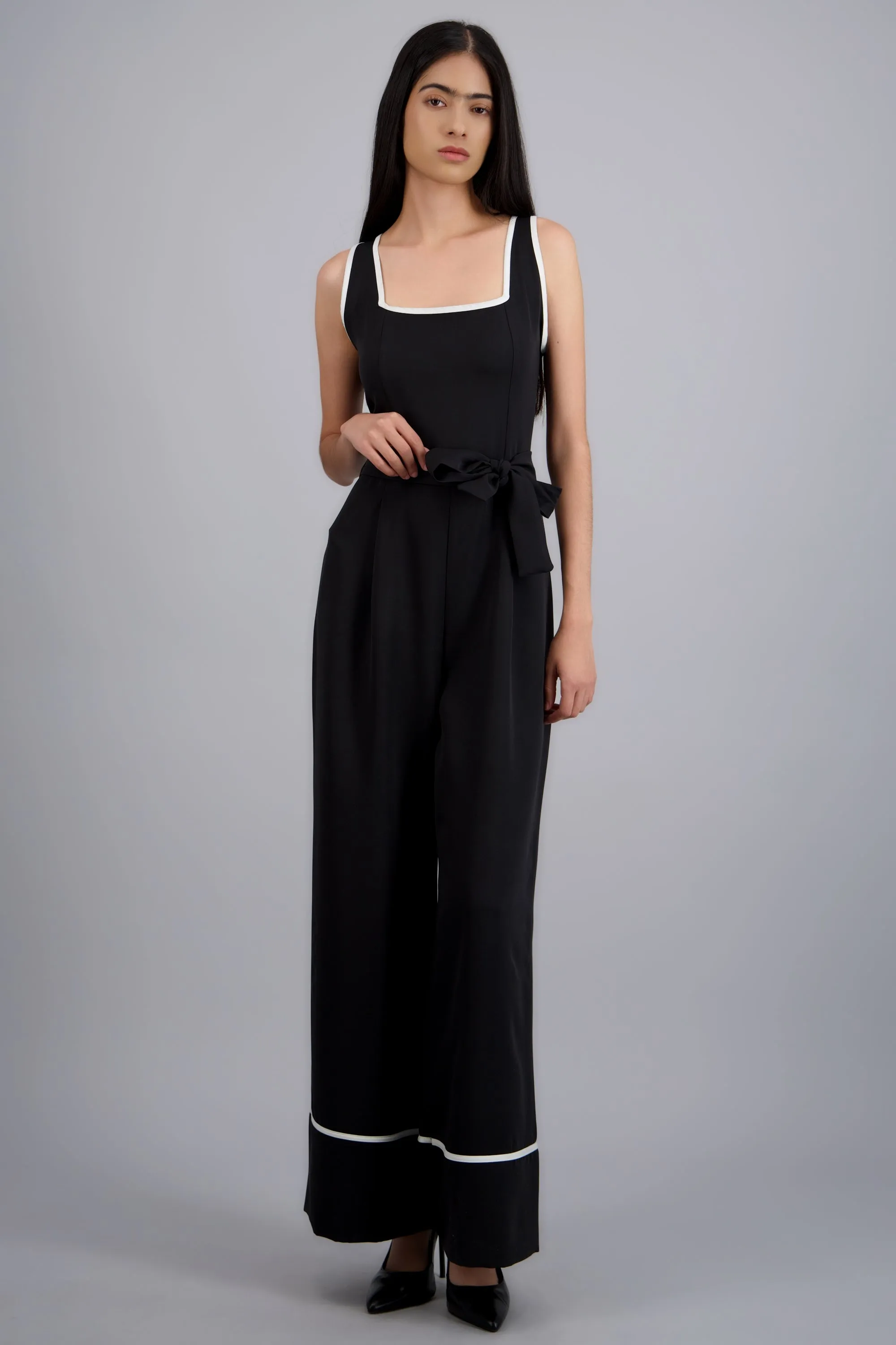 Jumpsuit escote cuadrado detalle contraste sold by Shasa product image thumbnail 3