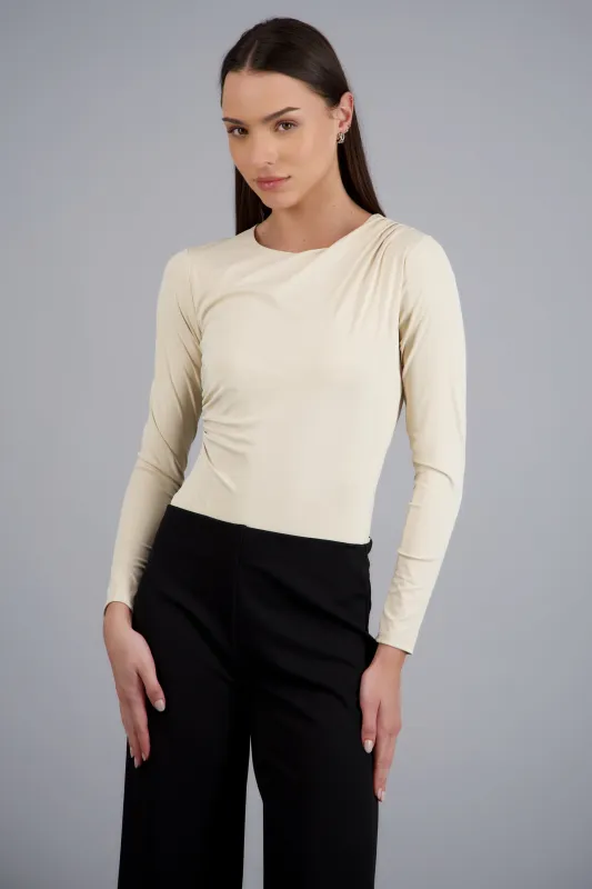 Body manga larga cuello redondo detalle frunce sold by Shasa