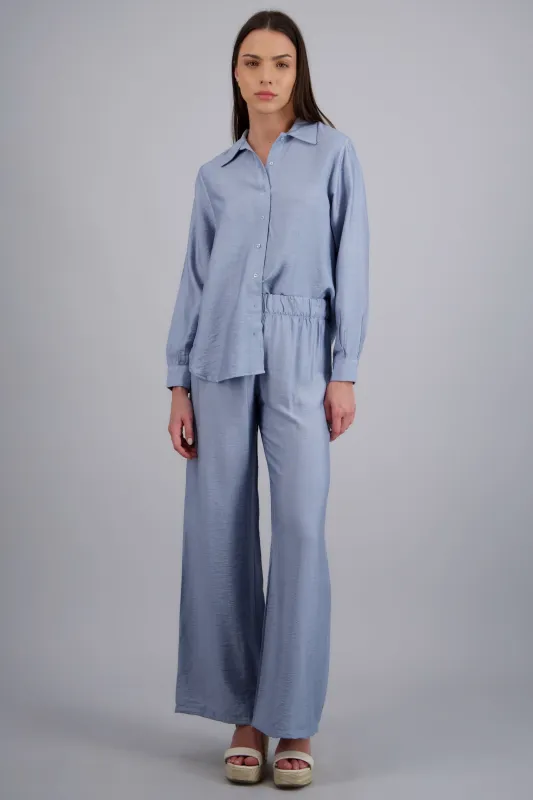 Pantalon amplio textura sold by Shasa