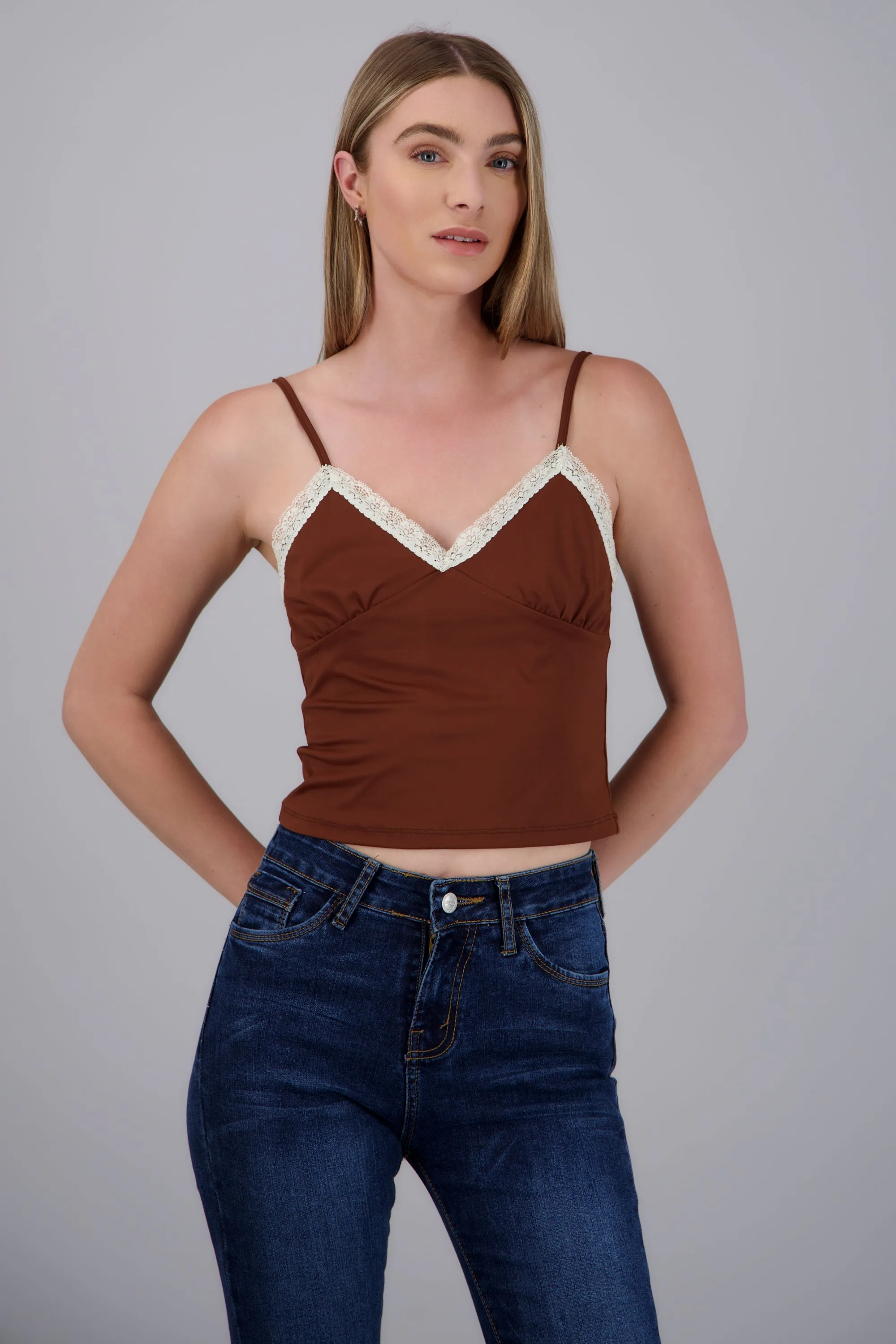 Top tirantes detalle encaje sold by Shasa product image thumbnail 2