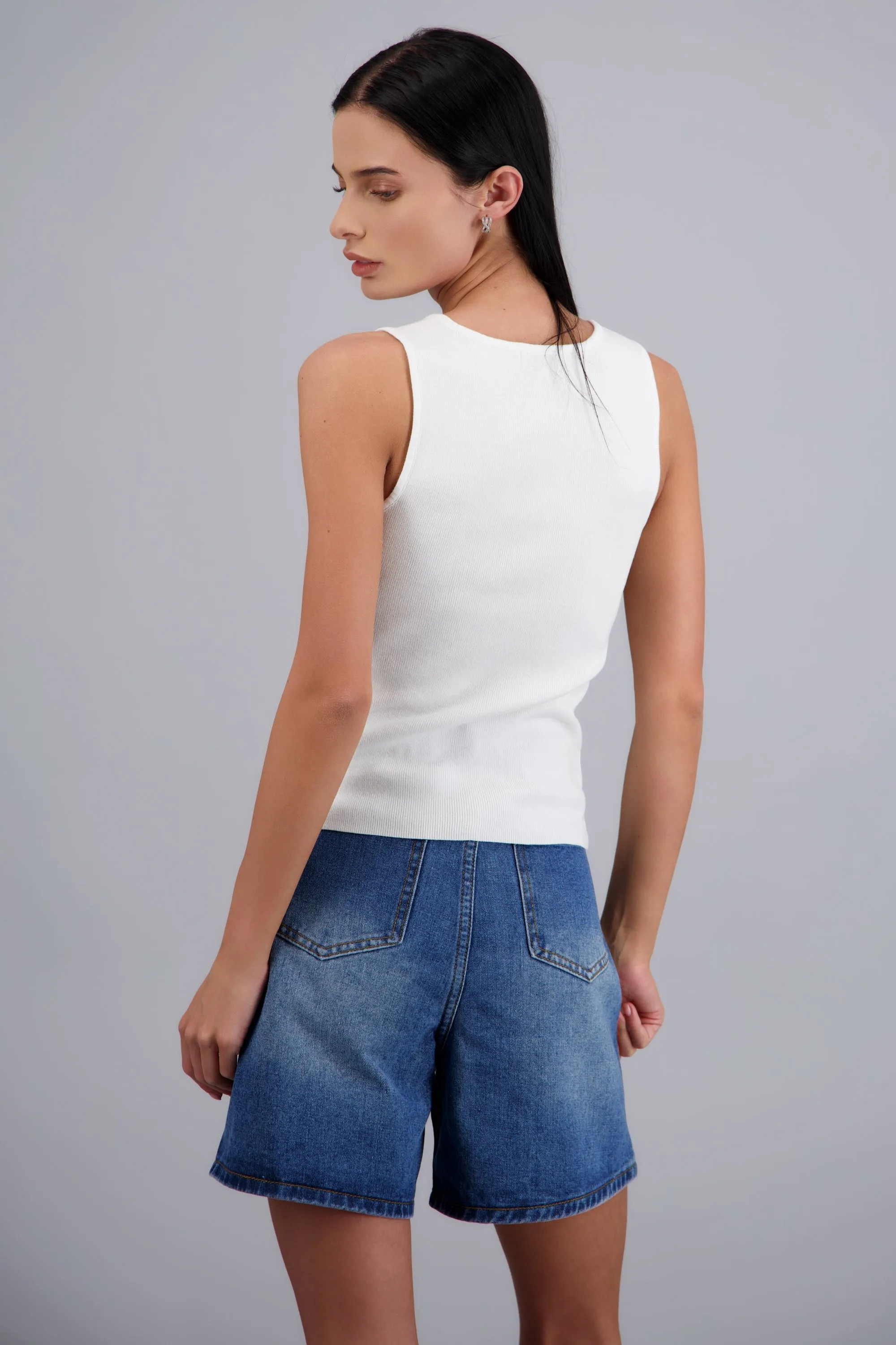 Top detalle herraje liso sold by Shasa product image thumbnail 4