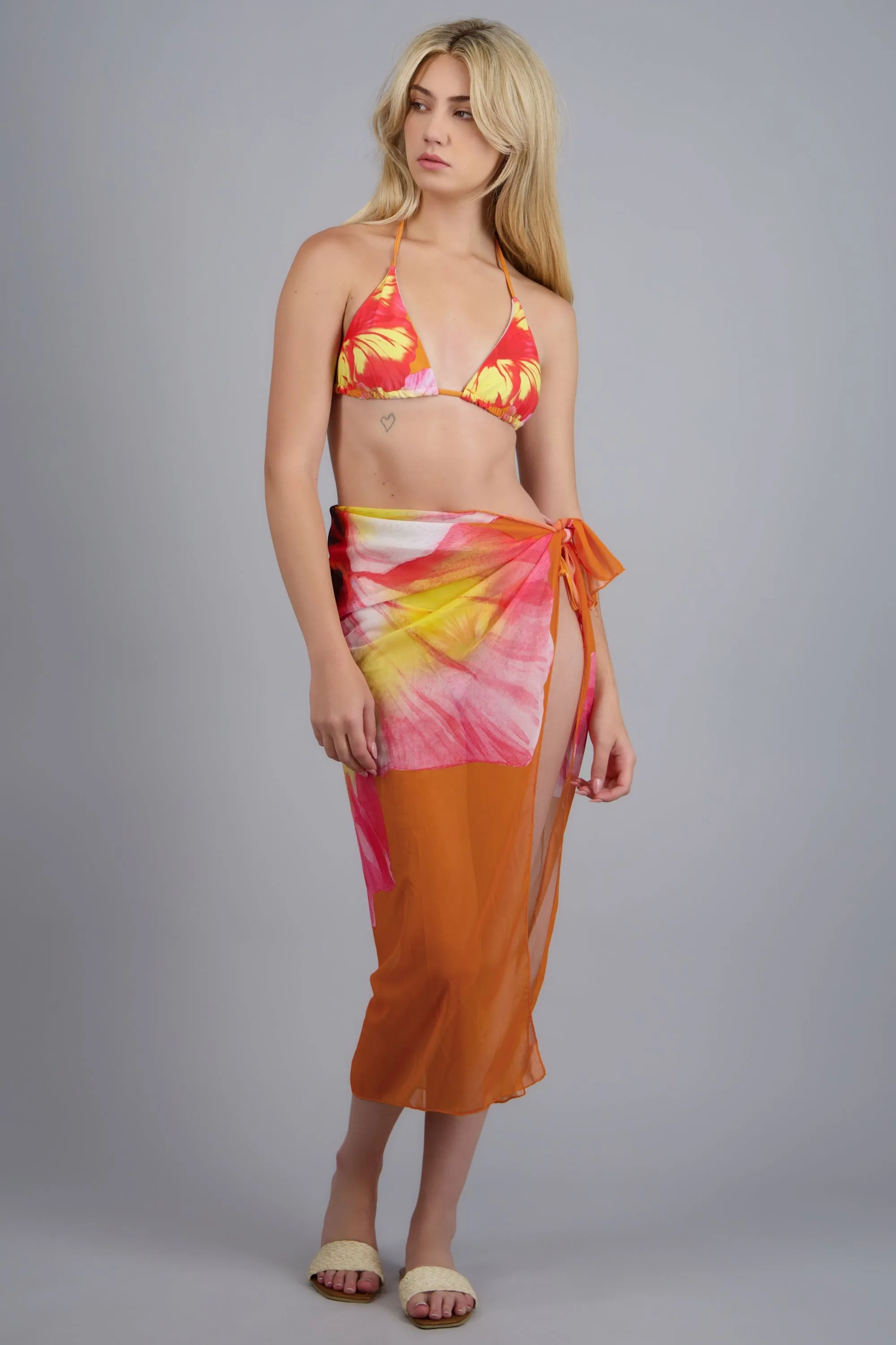 Bikini 3pz estampado floral pareo maxi sold by Shasa