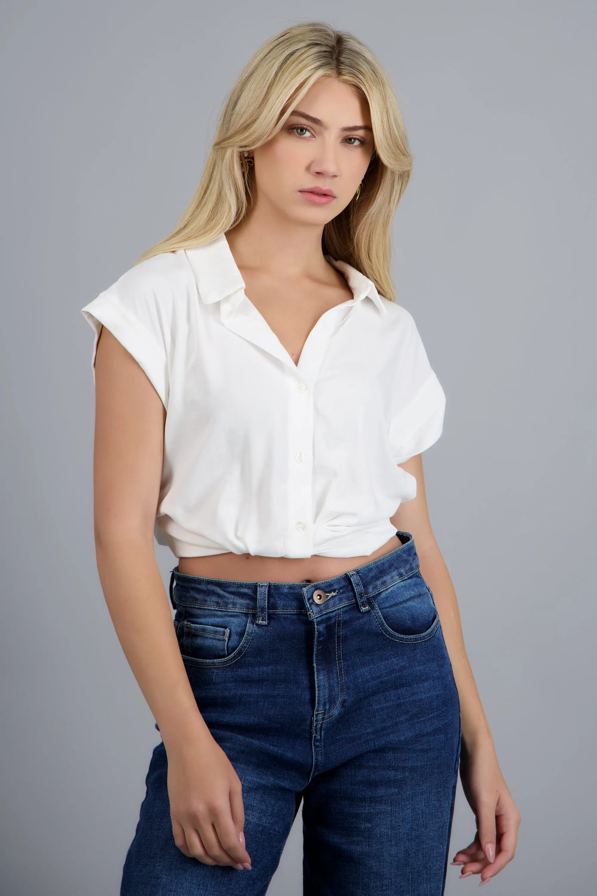 Camisa crop manga corta sold by Shasa