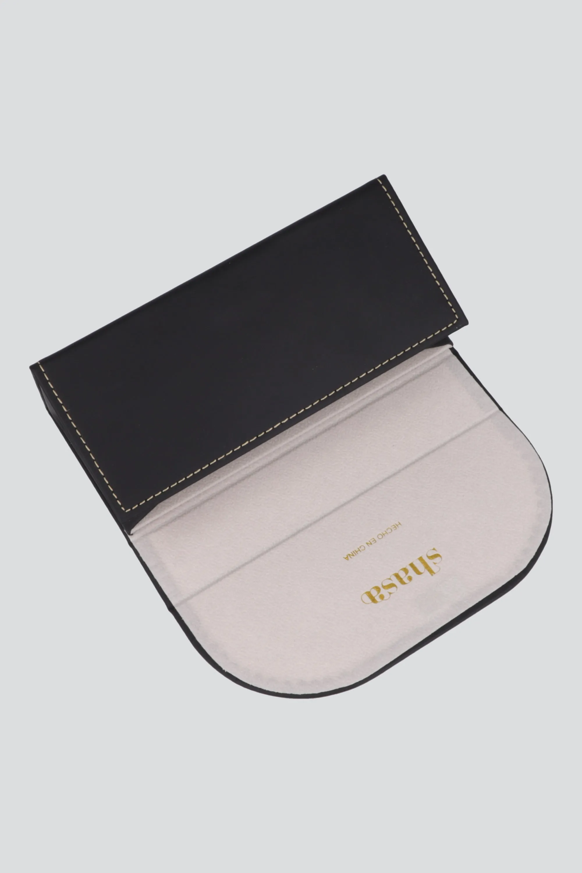 Funda lentes cuadrada PU sold by Shasa product image thumbnail 2