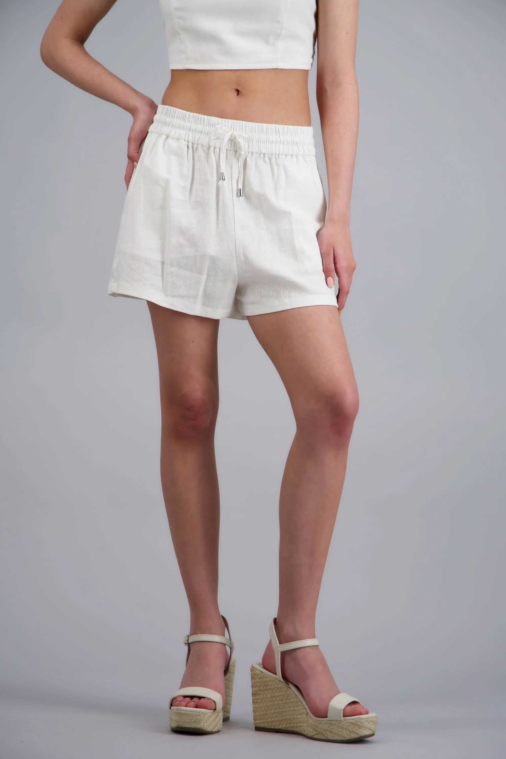 Shorts lino con jaretas sold by Shasa