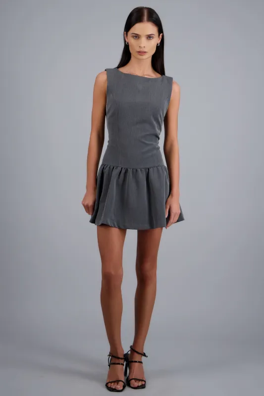 Vestido mini escote redondo con olan sold by Shasa