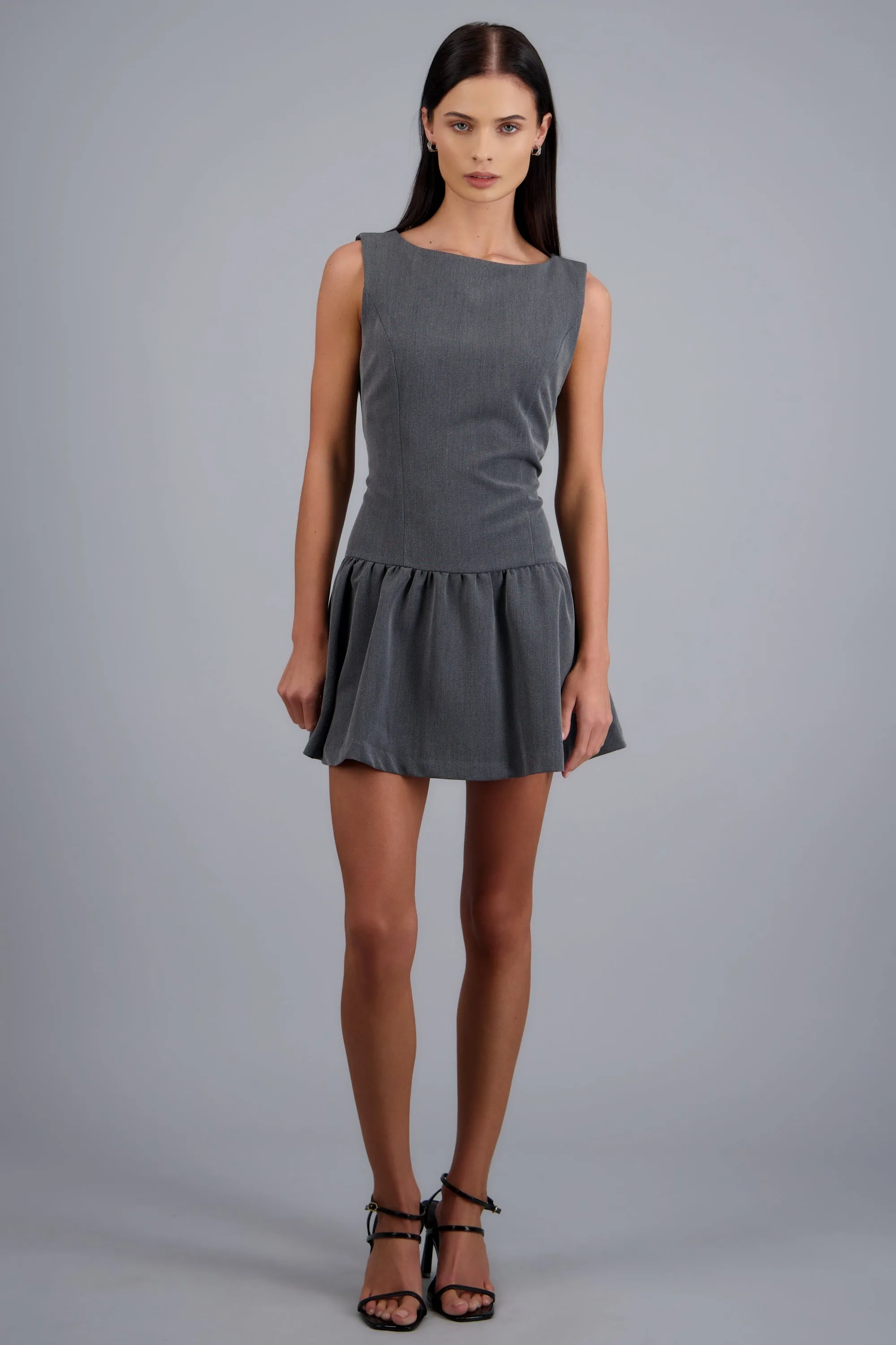 Vestido mini escote redondo con olan sold by Shasa