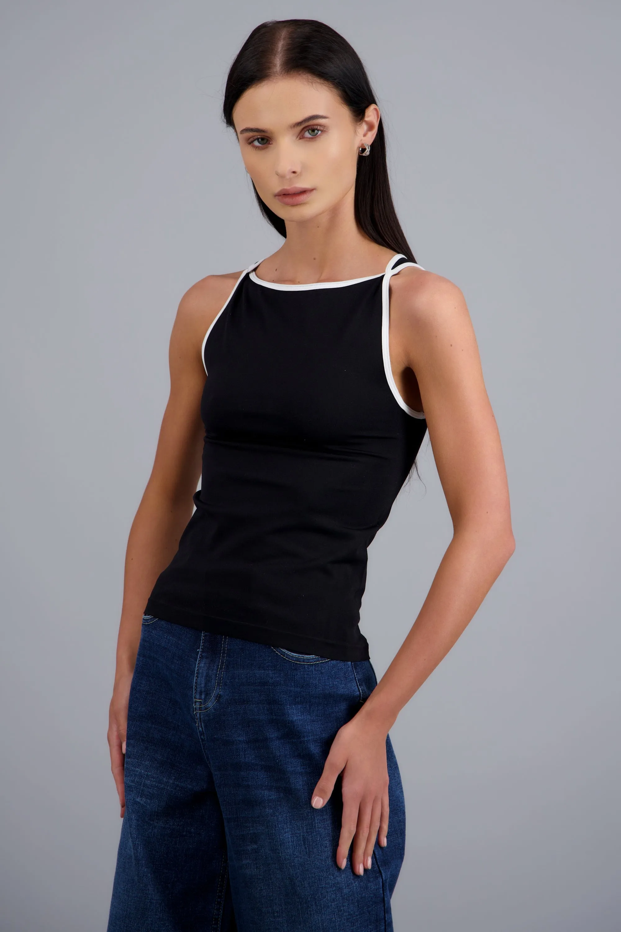 top básica detalle contraste sold by Shasa product image thumbnail 4