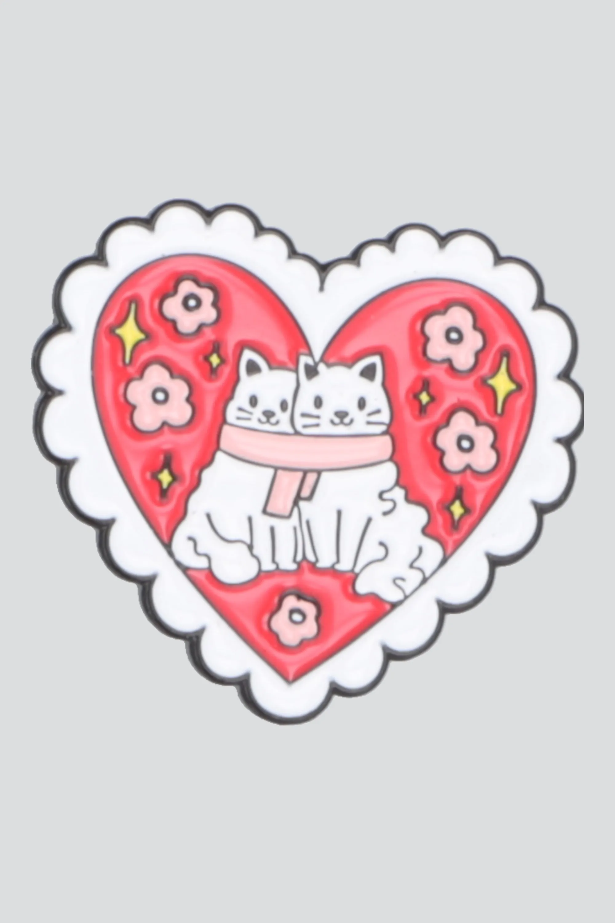 Pin corazón gatos sold by Shasa