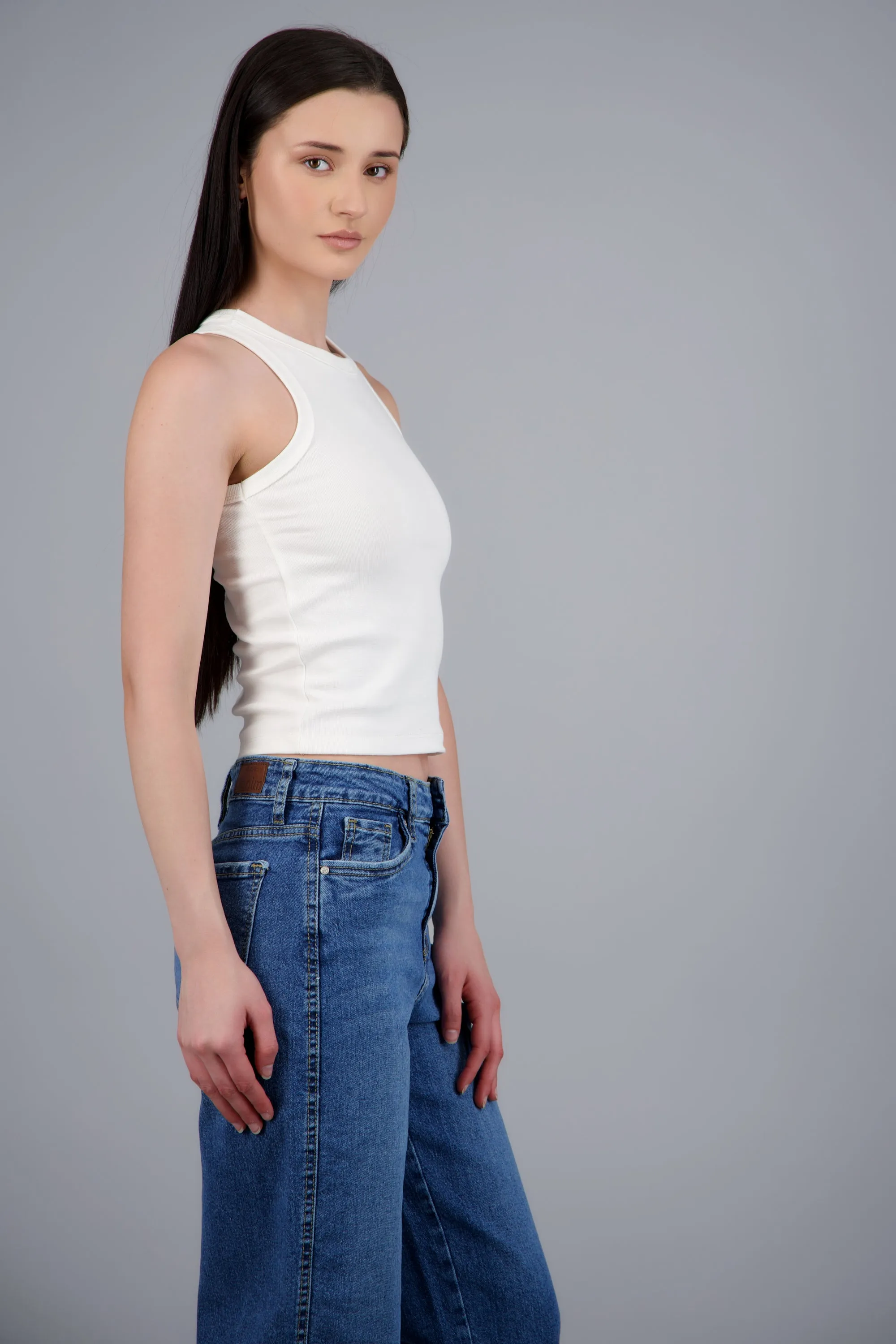 Tank top crop cuello redondo sold by Shasa product image thumbnail 2