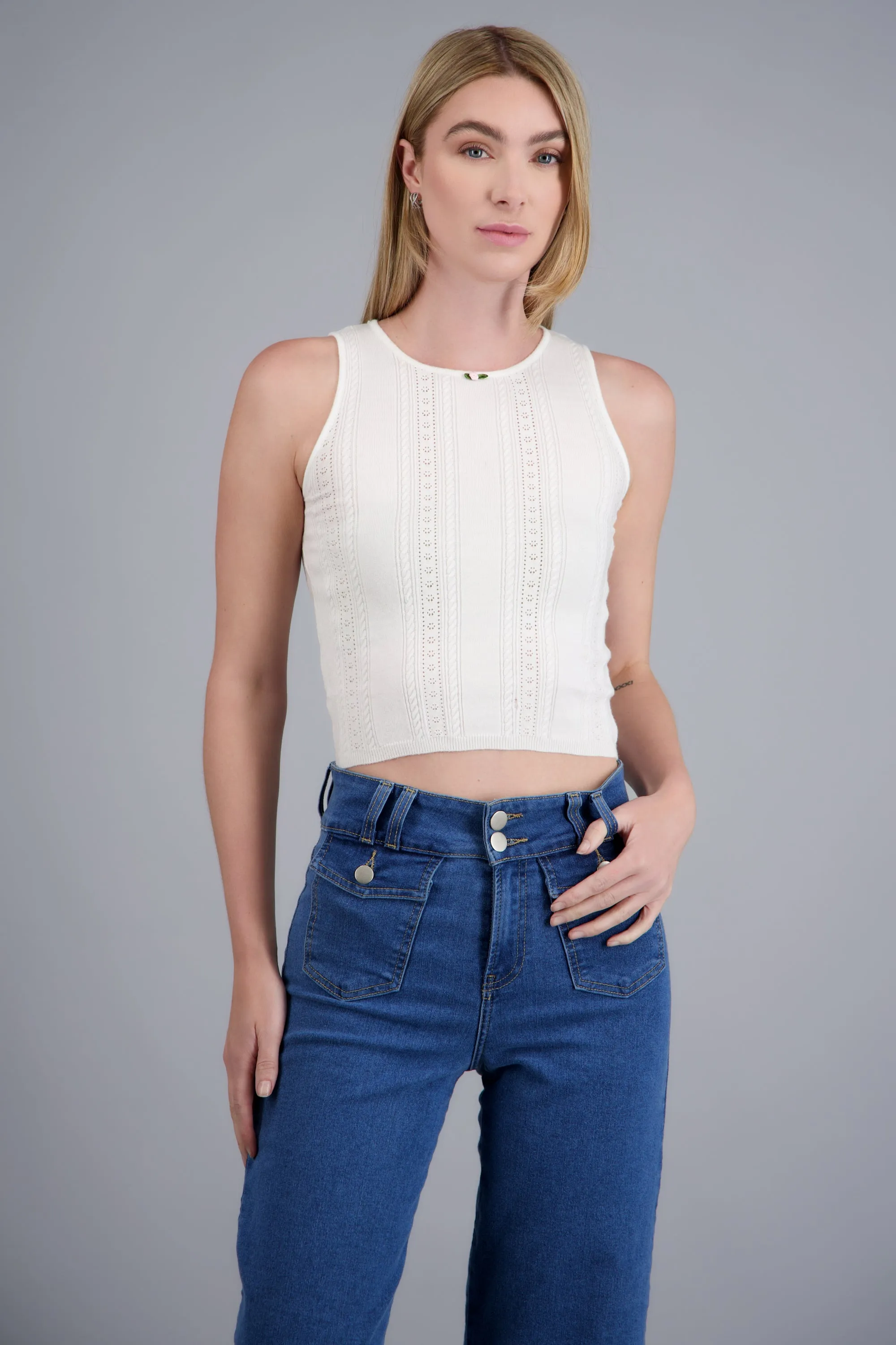 top tejido sin mangas cuello redondo sold by Shasa