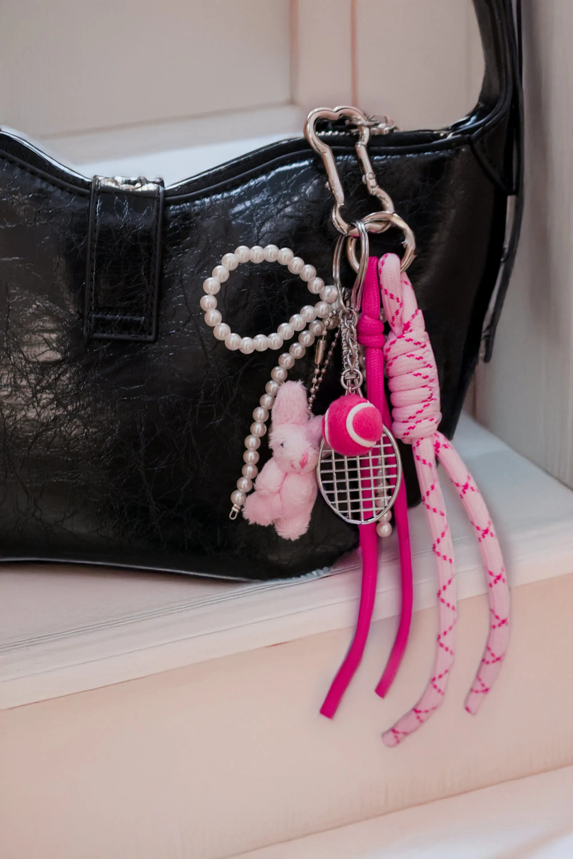 LLAVERO TIRAS MOÑO CONEJITO BC sold by Shasa