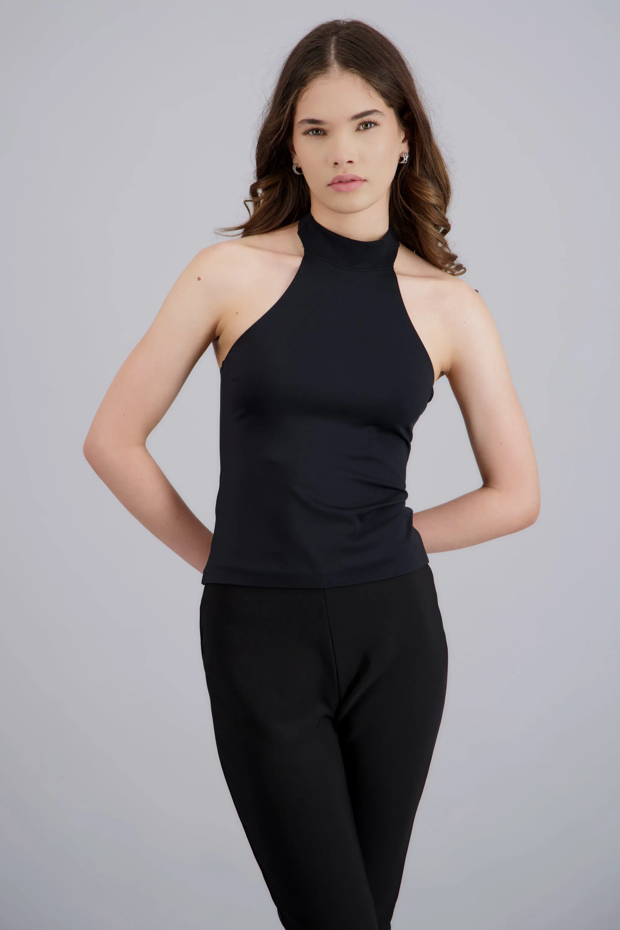 Top cuello alto seamless sold by Shasa