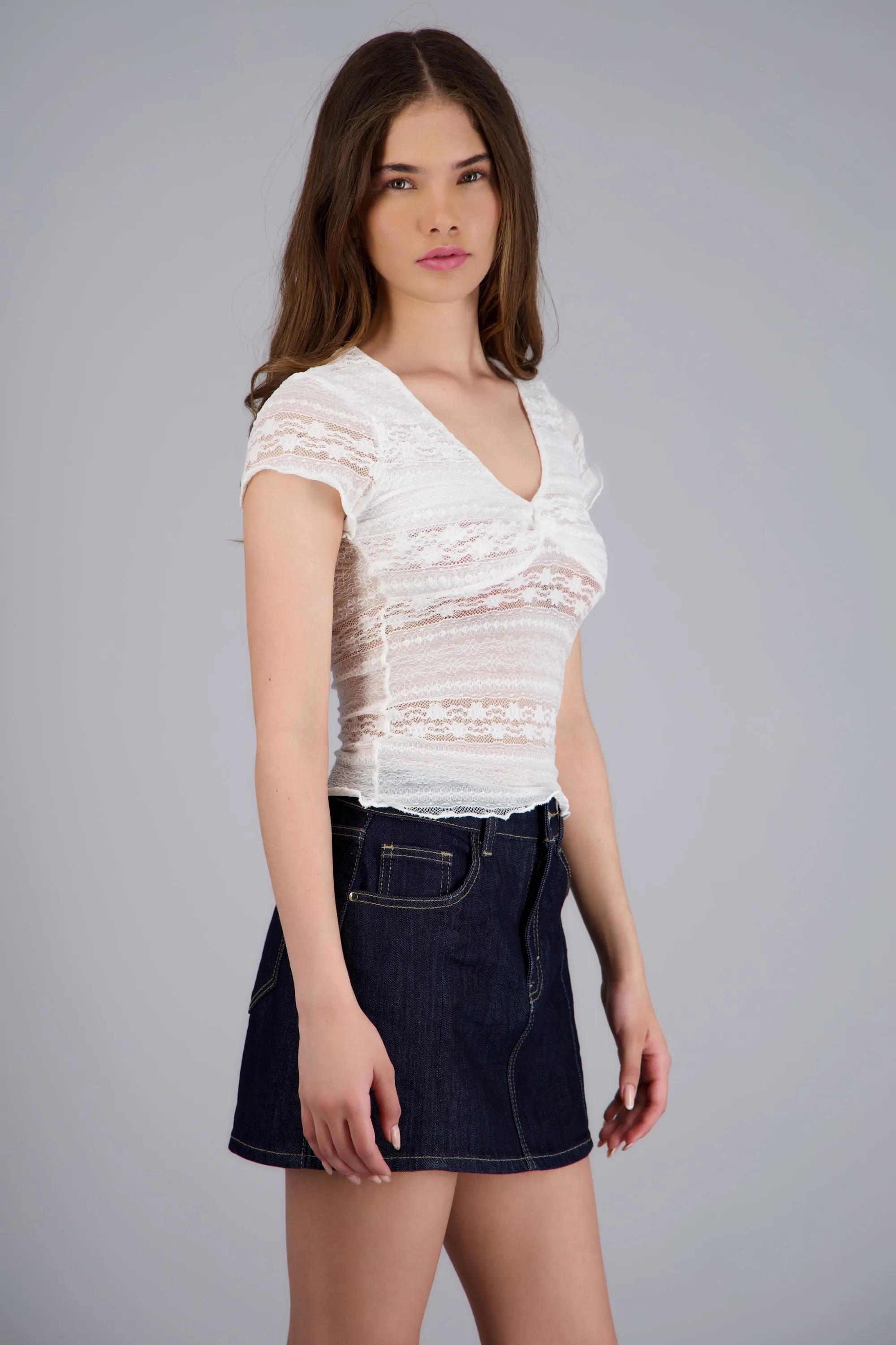 Blusa de encaje manga corta sold by Shasa product image thumbnail 2