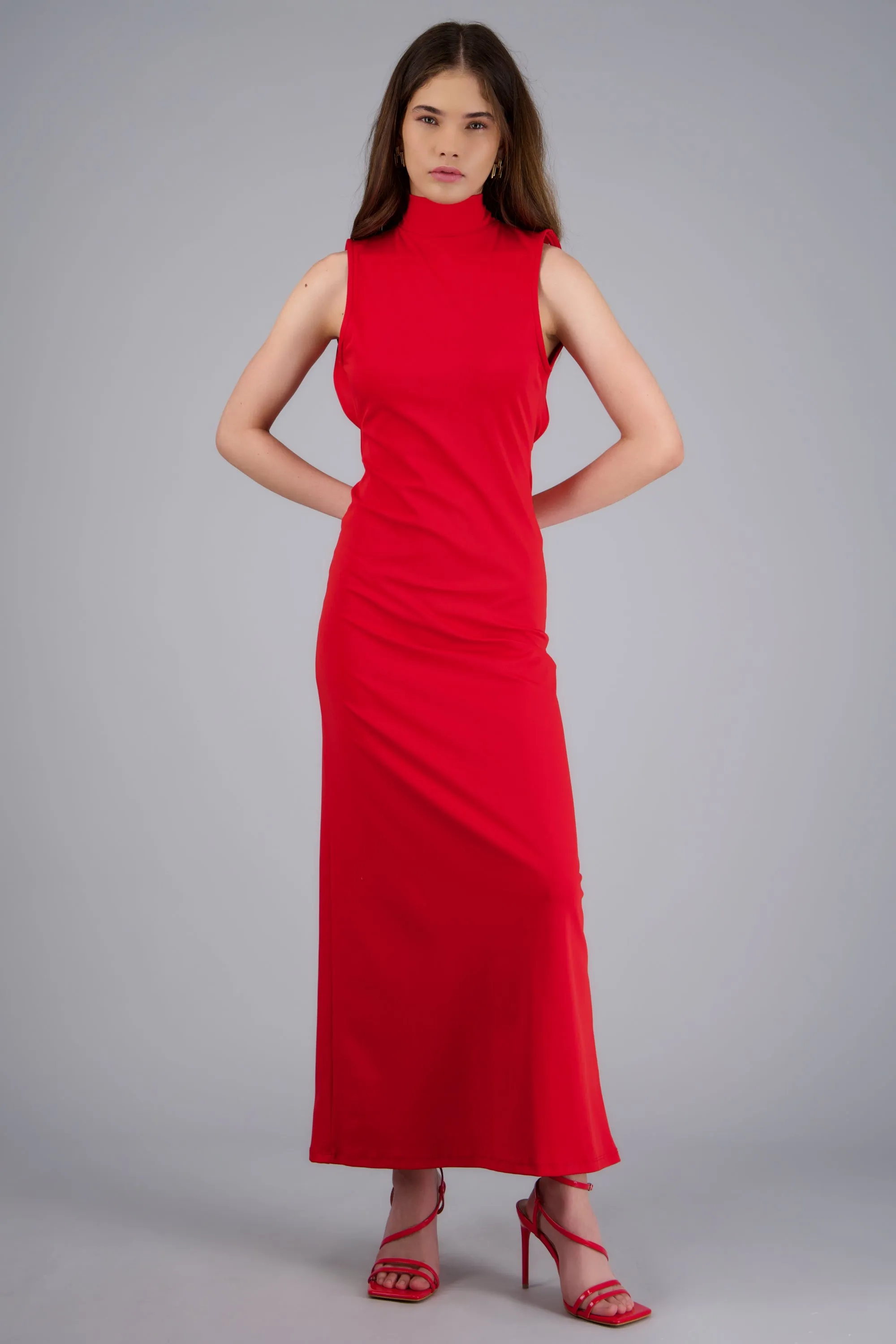 Vestido maxi halter sold by Shasa