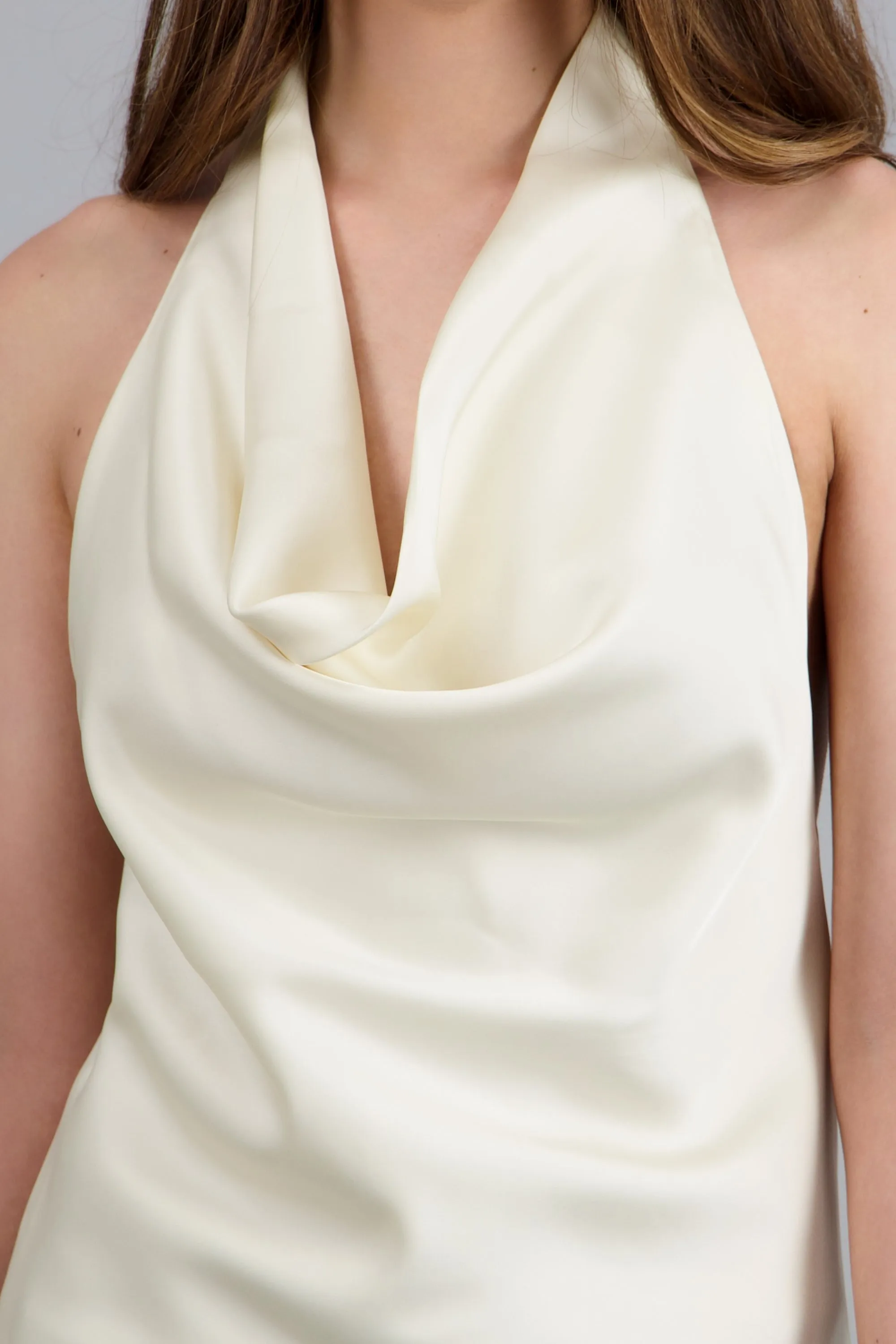 Top halter satinado con detalle de encaje sold by Shasa product image thumbnail 5