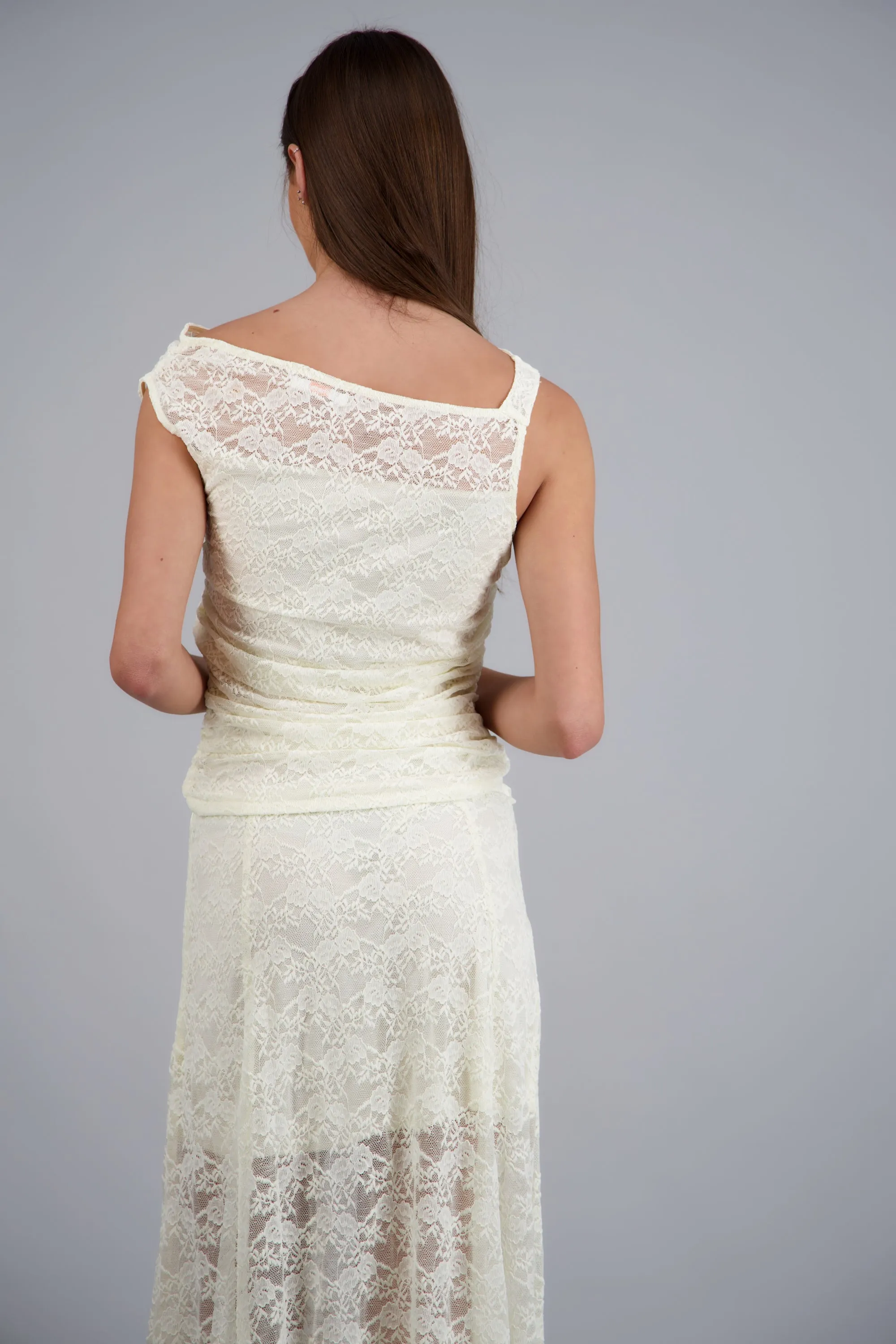 Top asimétrico de encaje sold by Shasa product image thumbnail 4