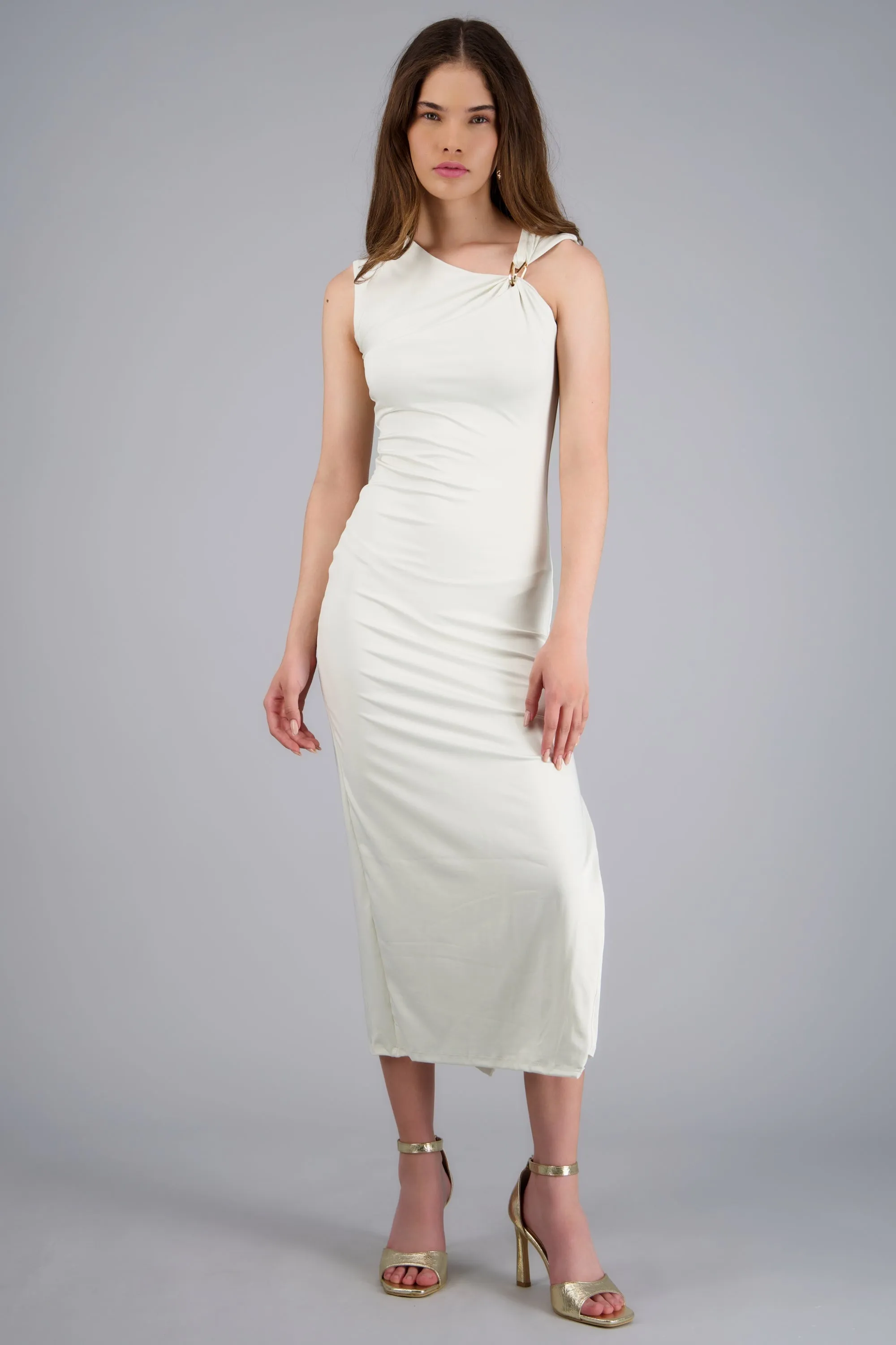 Vestido maxi escote asimétrico detalle herraje sold by Shasa