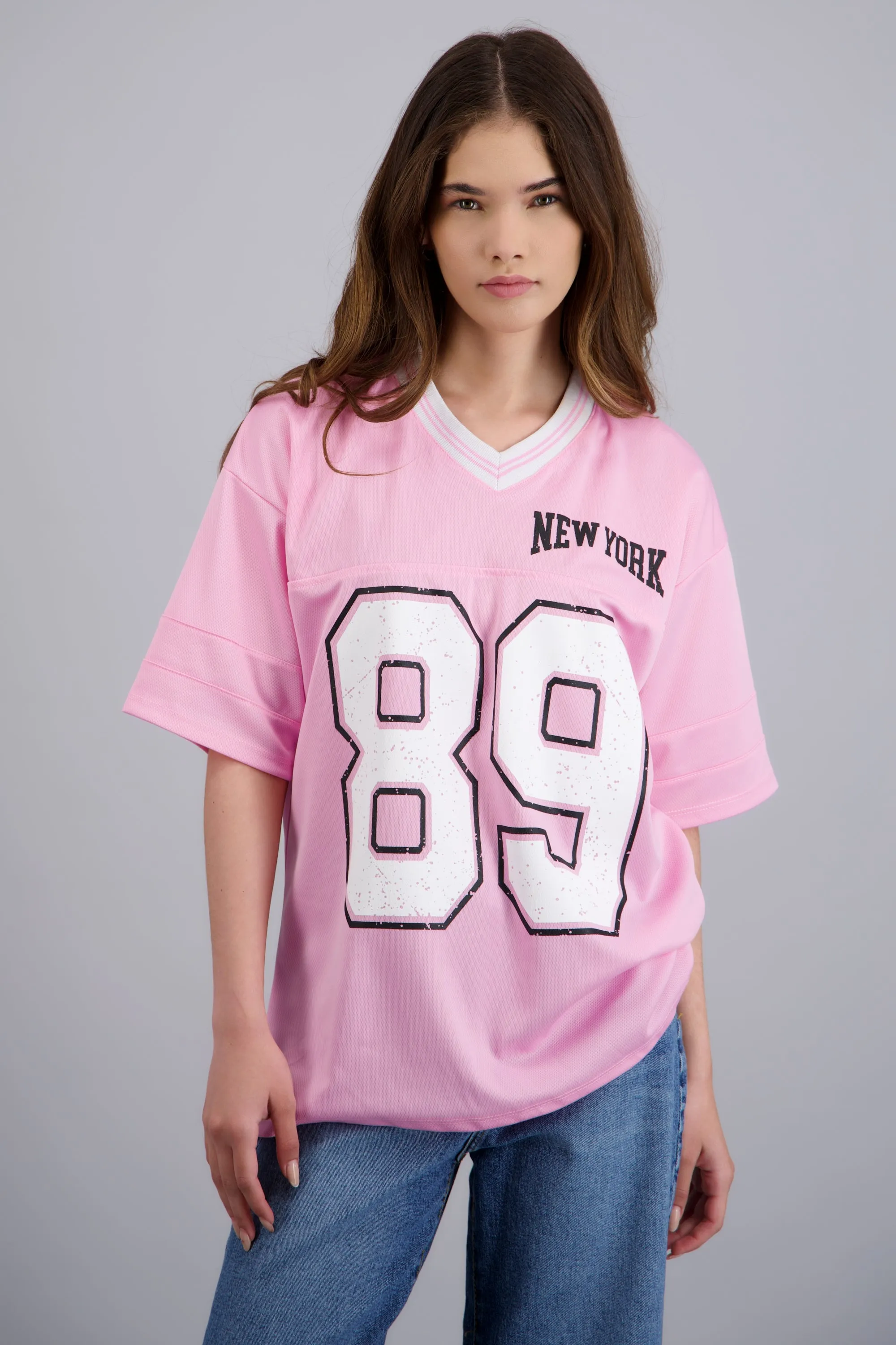 Playera oversized estampado numero sold by Shasa