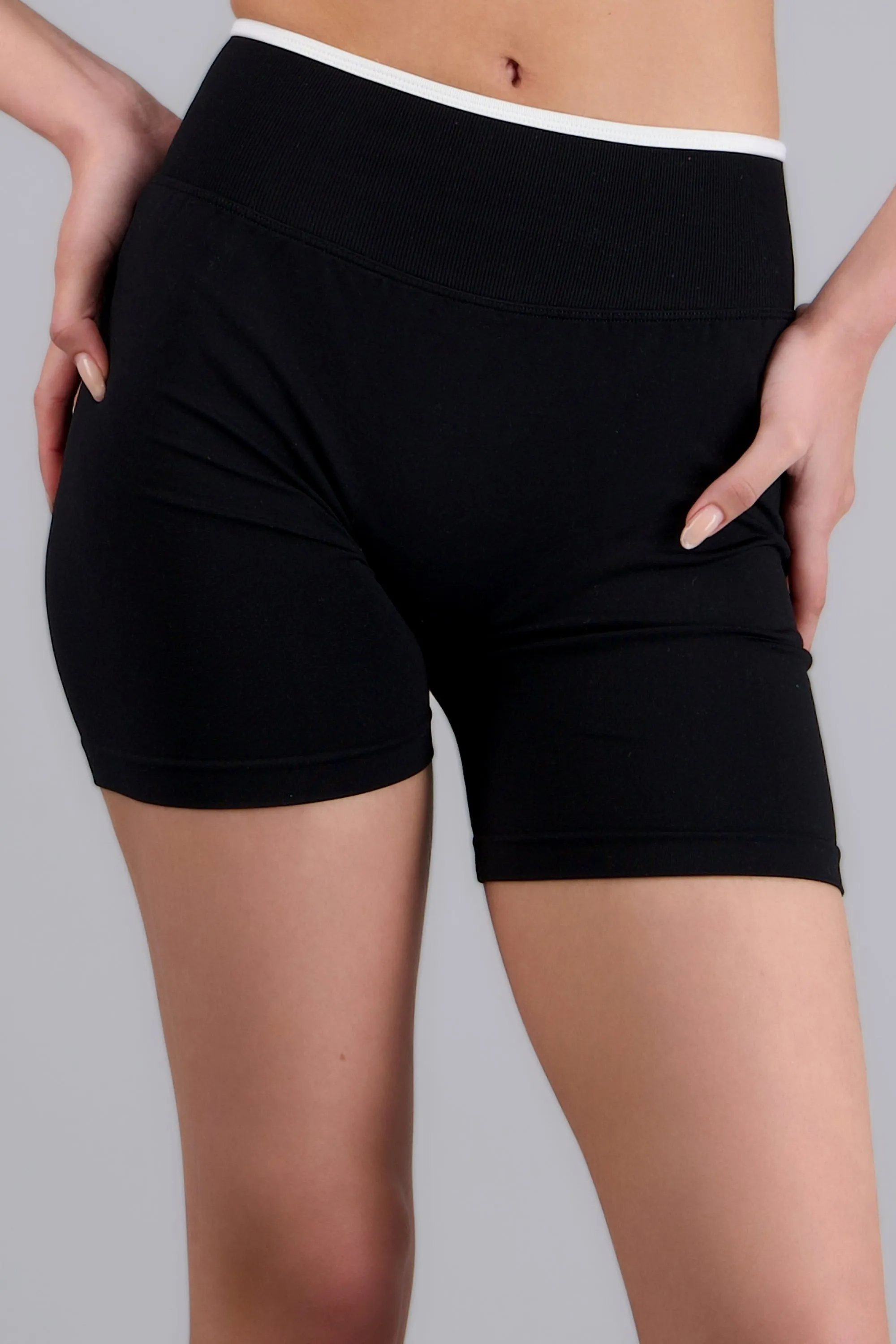 Short deportivo con frunce sold by Shasa product image thumbnail 5