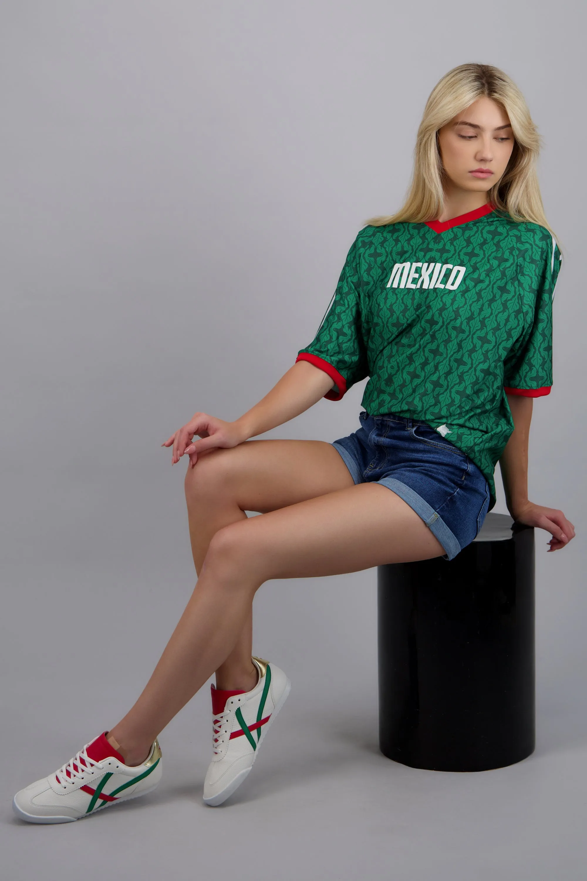 Playera México gráfico grecas sold by Shasa