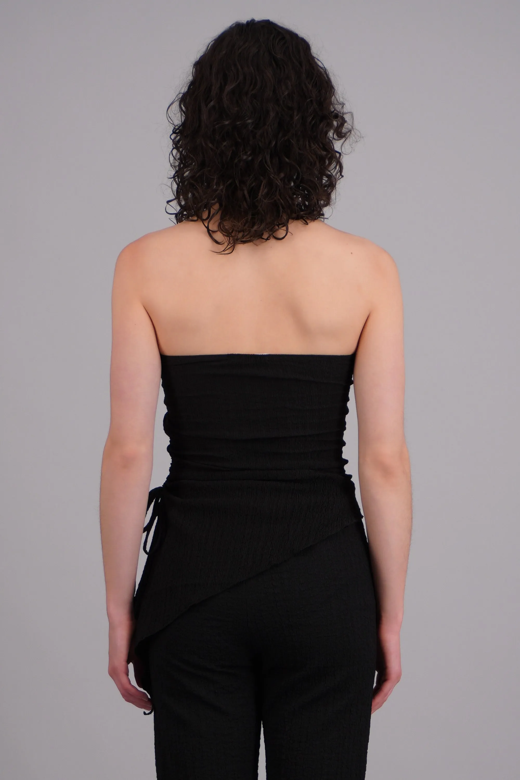 Top strapless textura asimetrico sold by Shasa product image thumbnail 4