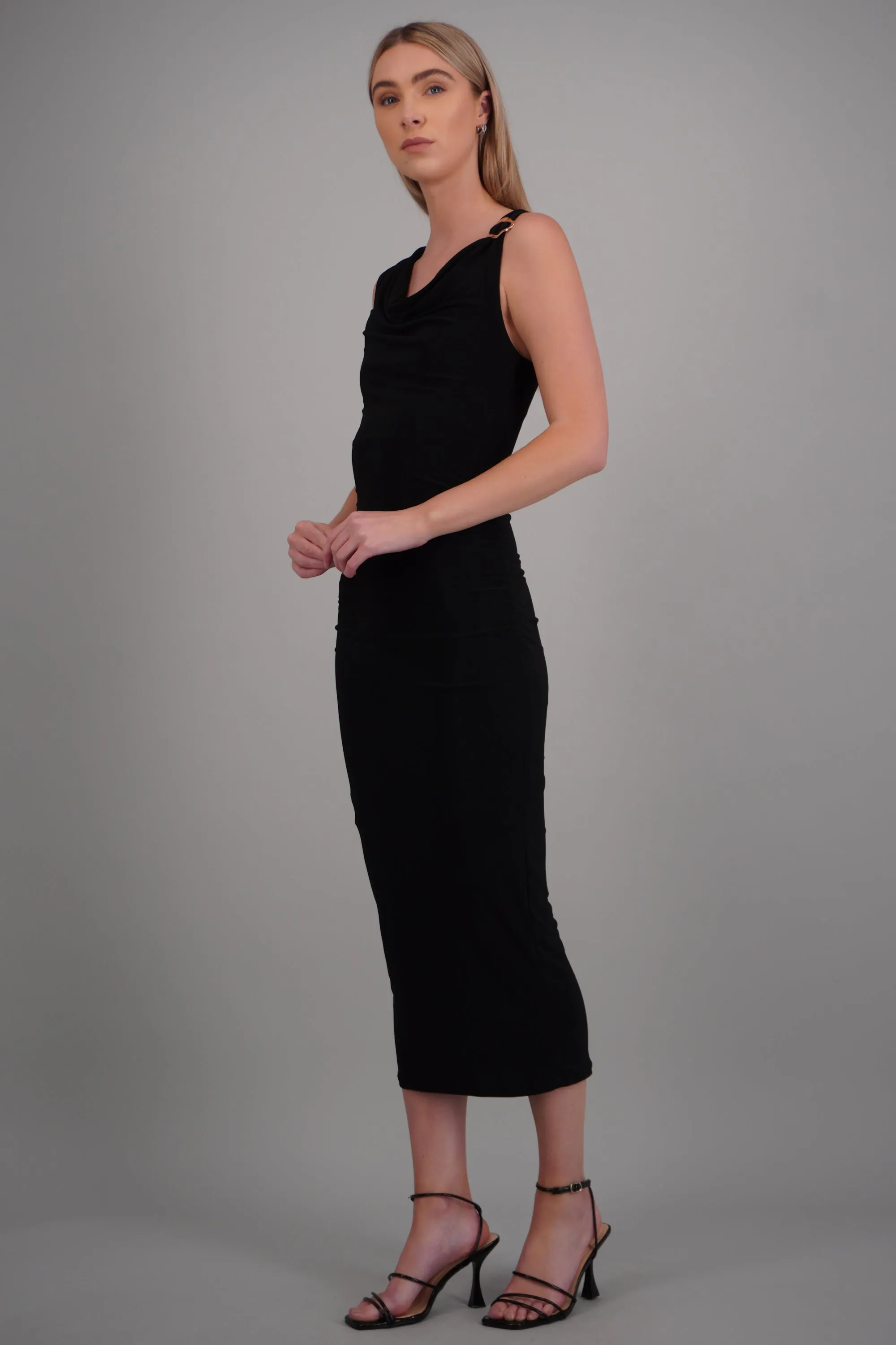 Vestido cascada detalle herraje sold by Shasa product image thumbnail 2