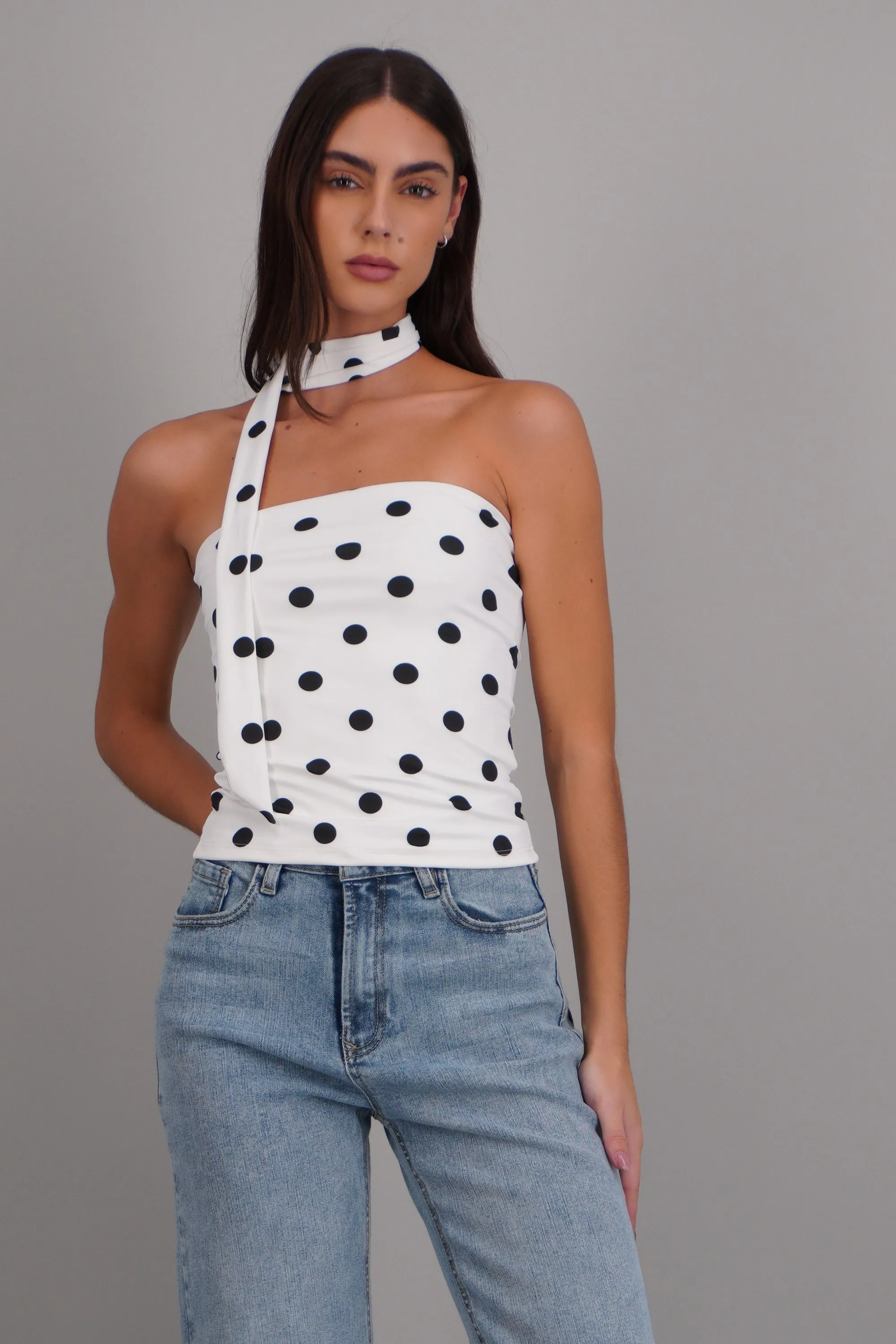 Top tubo detalle bufanda polka dots sold by Shasa