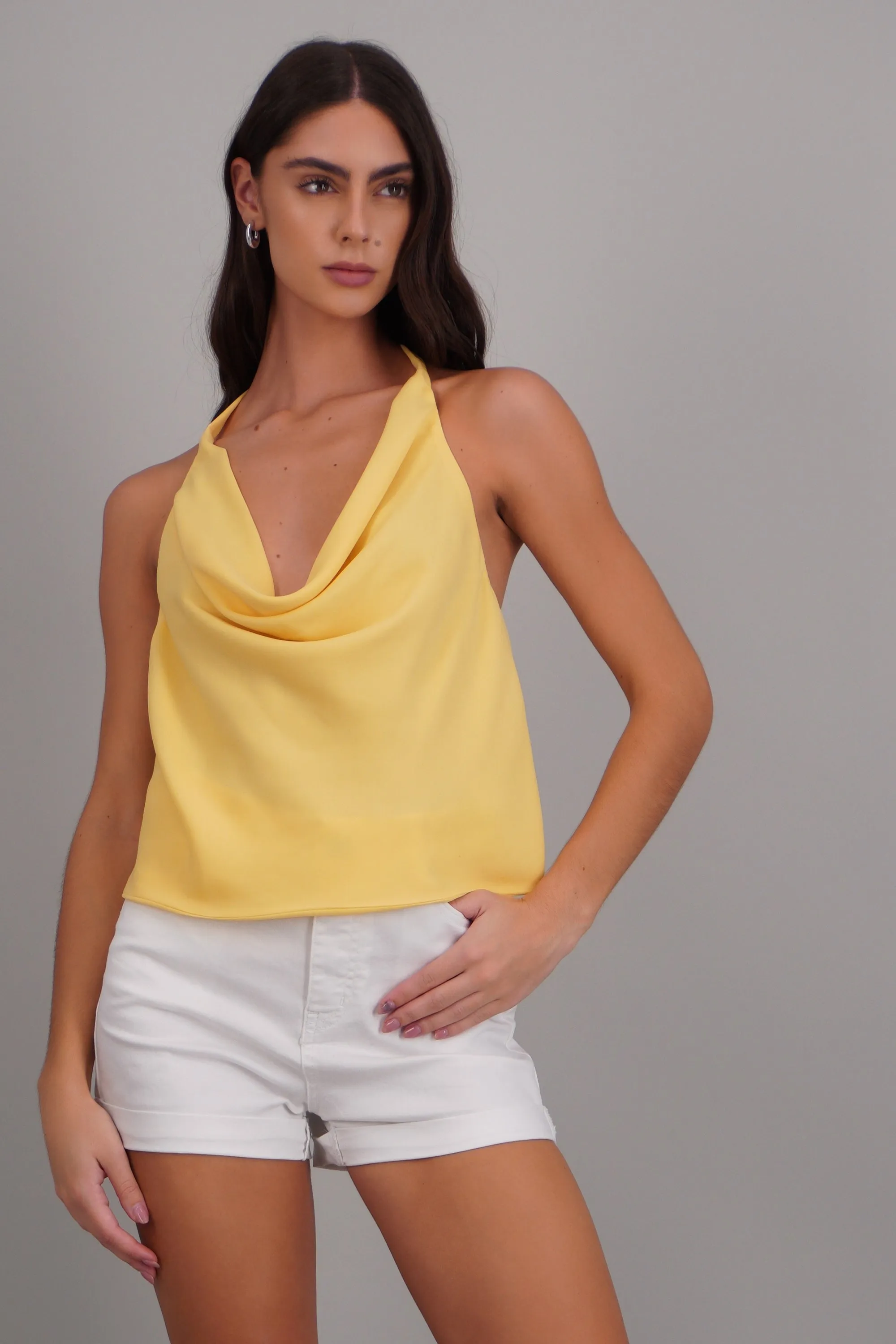 Top cuello halter sin mangas sold by Shasa product image thumbnail 3