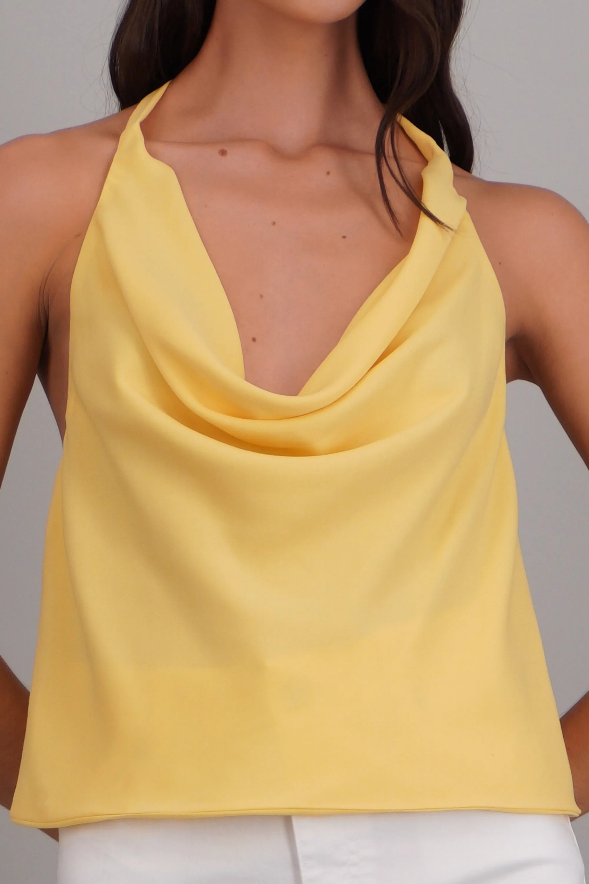 Top cuello halter sin mangas sold by Shasa product image thumbnail 5