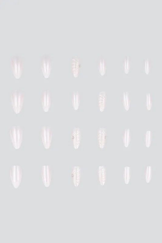 Set 24 uñas french olas made by Shasa