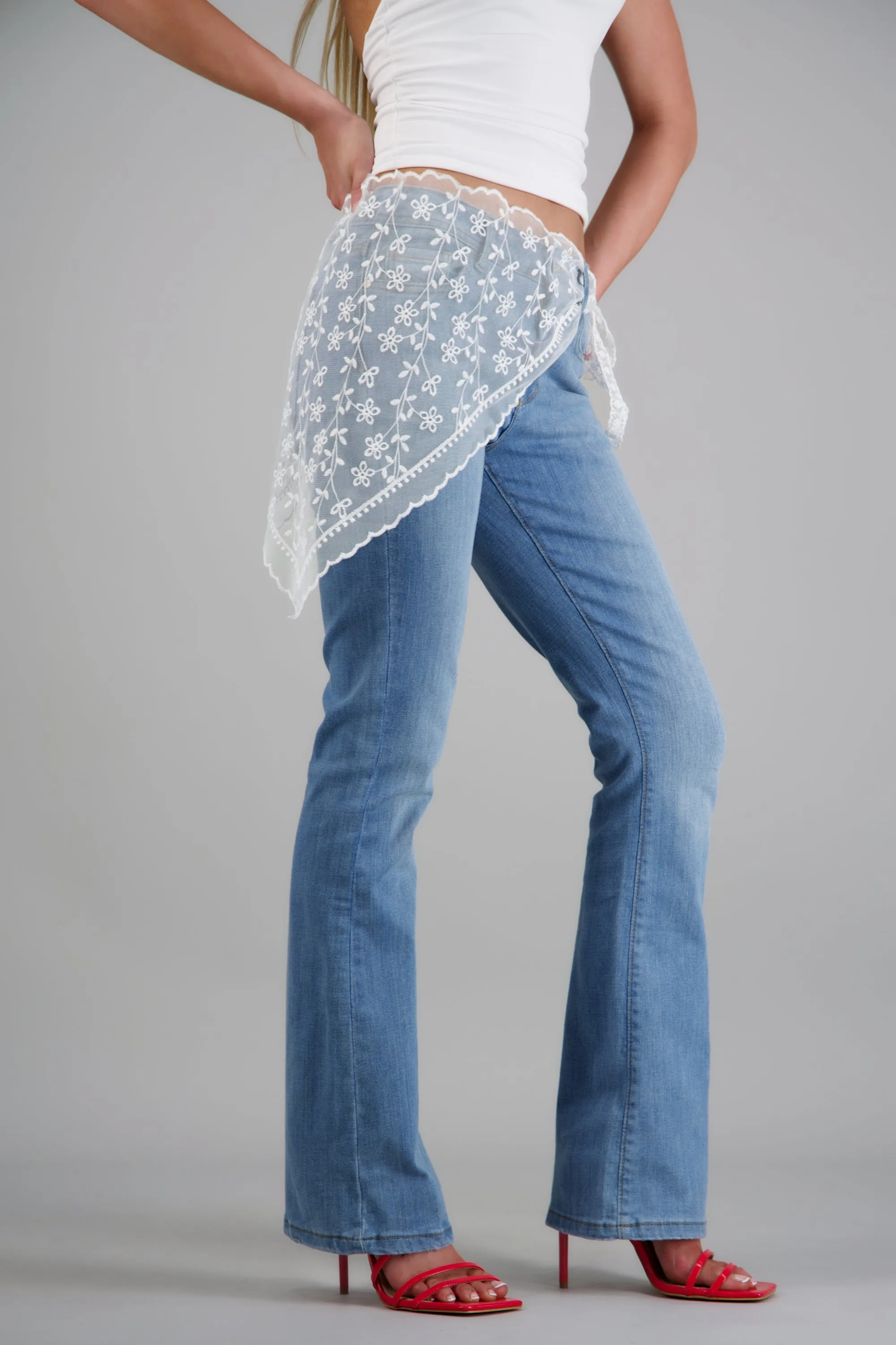 Pareo triángular encaje sold by Shasa product image thumbnail 2