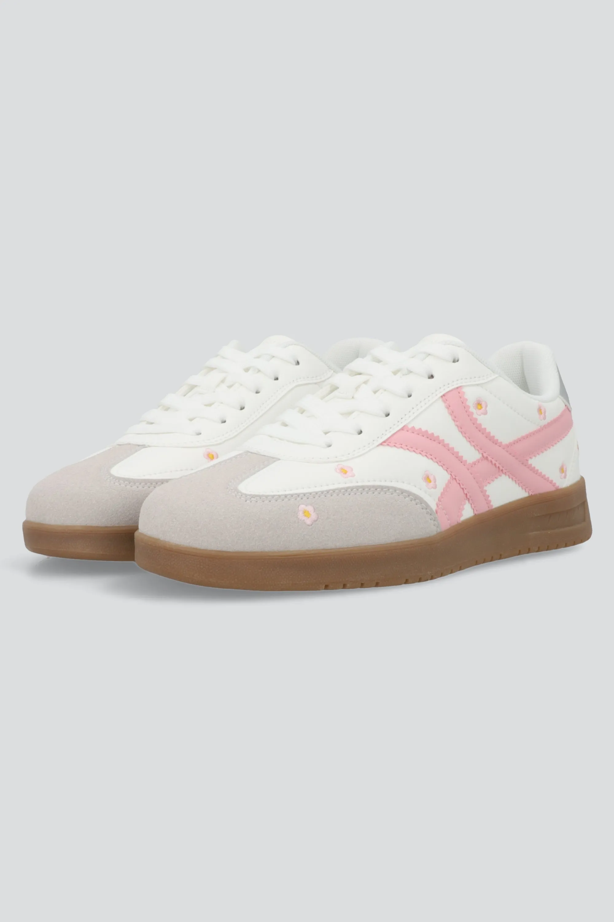 Tenis lineas flores bordadas sold by Shasa product image thumbnail 2